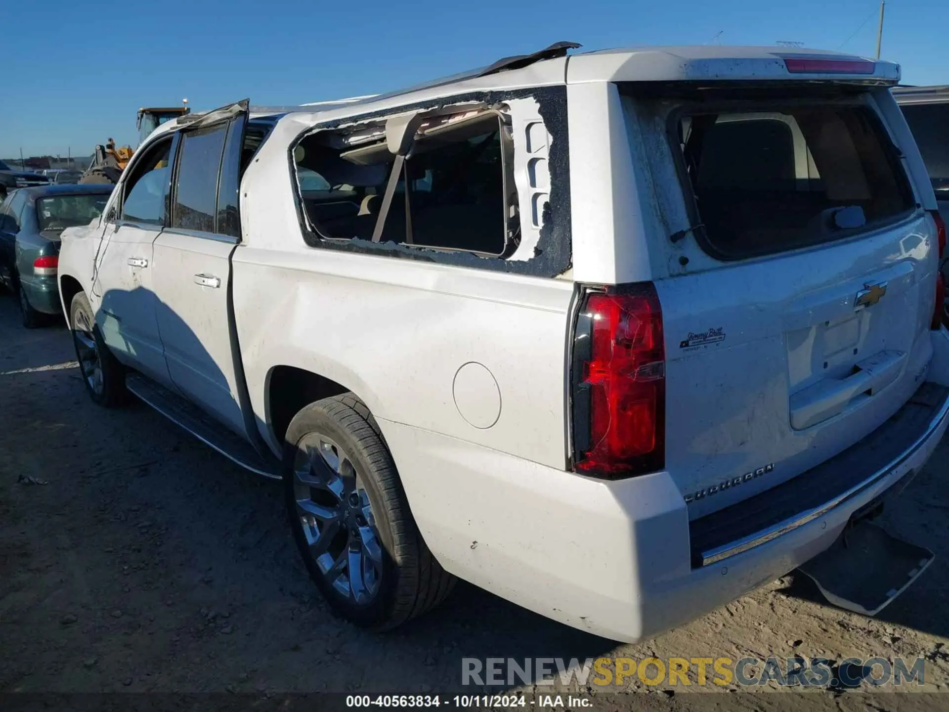 3 Photograph of a damaged car 1GNSCJKC0KR293658 CHEVROLET SUBURBAN 2019