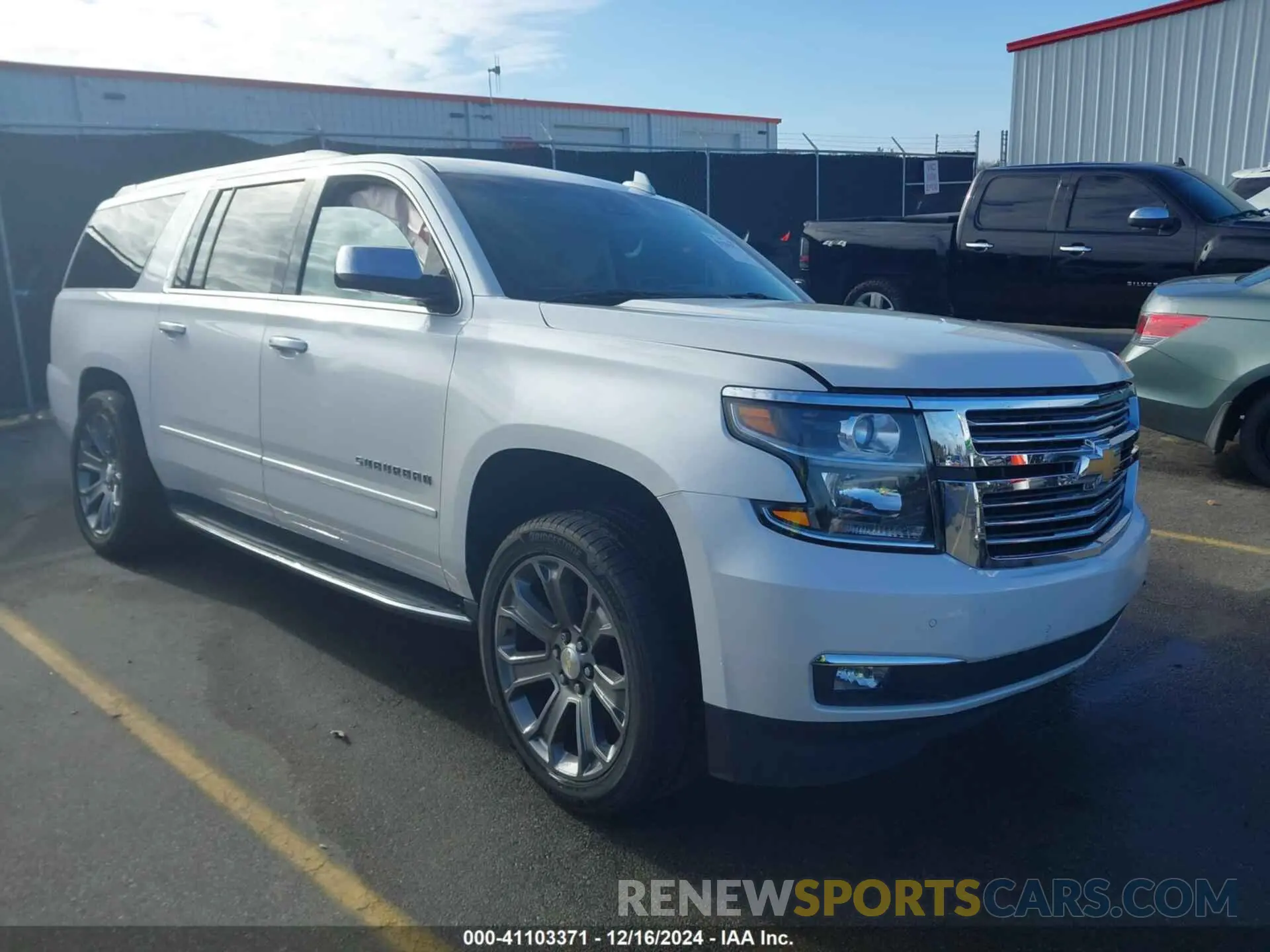 1 Фотография поврежденного автомобиля 1GNSCJKC1KR146104 CHEVROLET SUBURBAN 2019