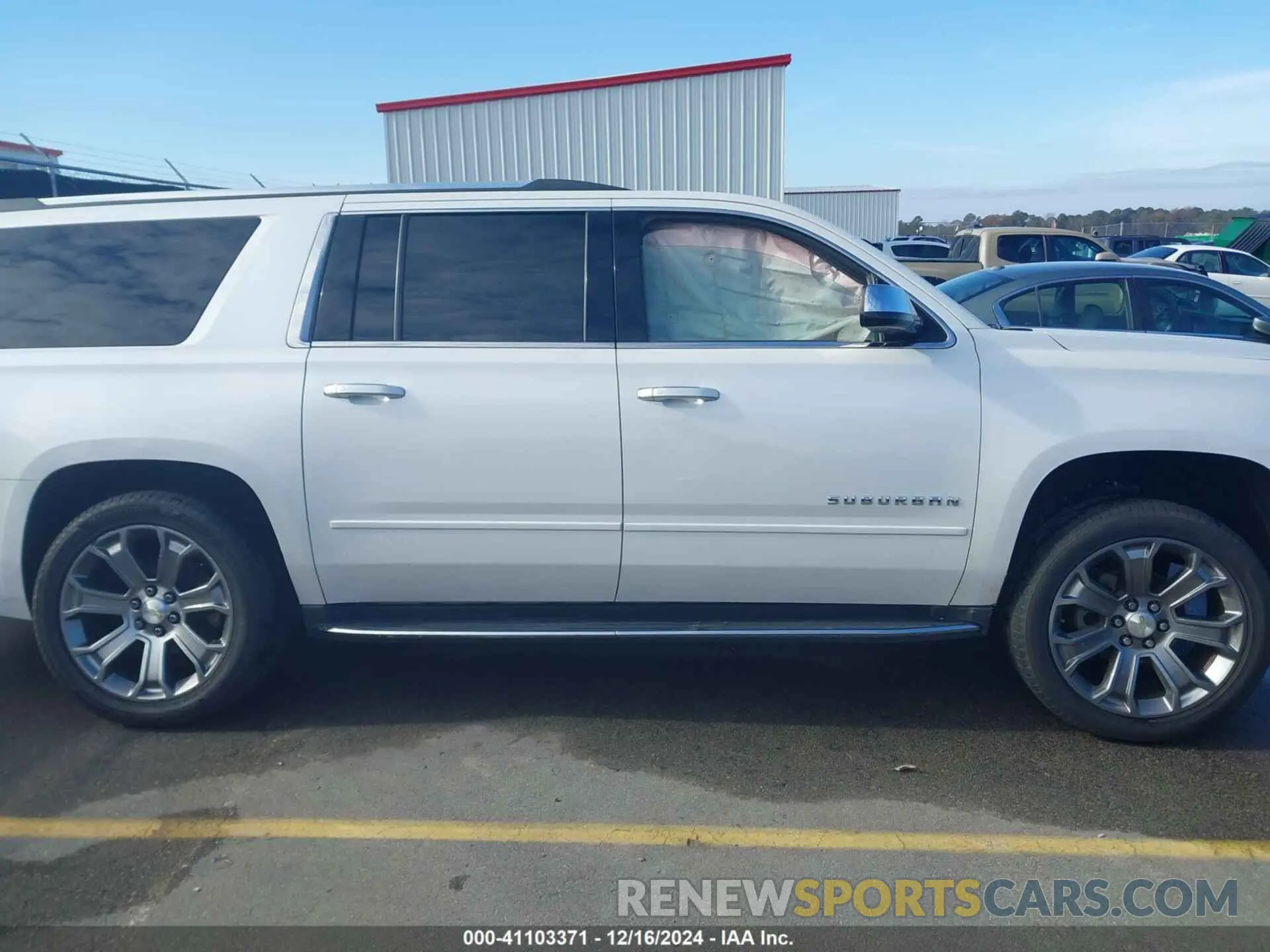 13 Фотография поврежденного автомобиля 1GNSCJKC1KR146104 CHEVROLET SUBURBAN 2019
