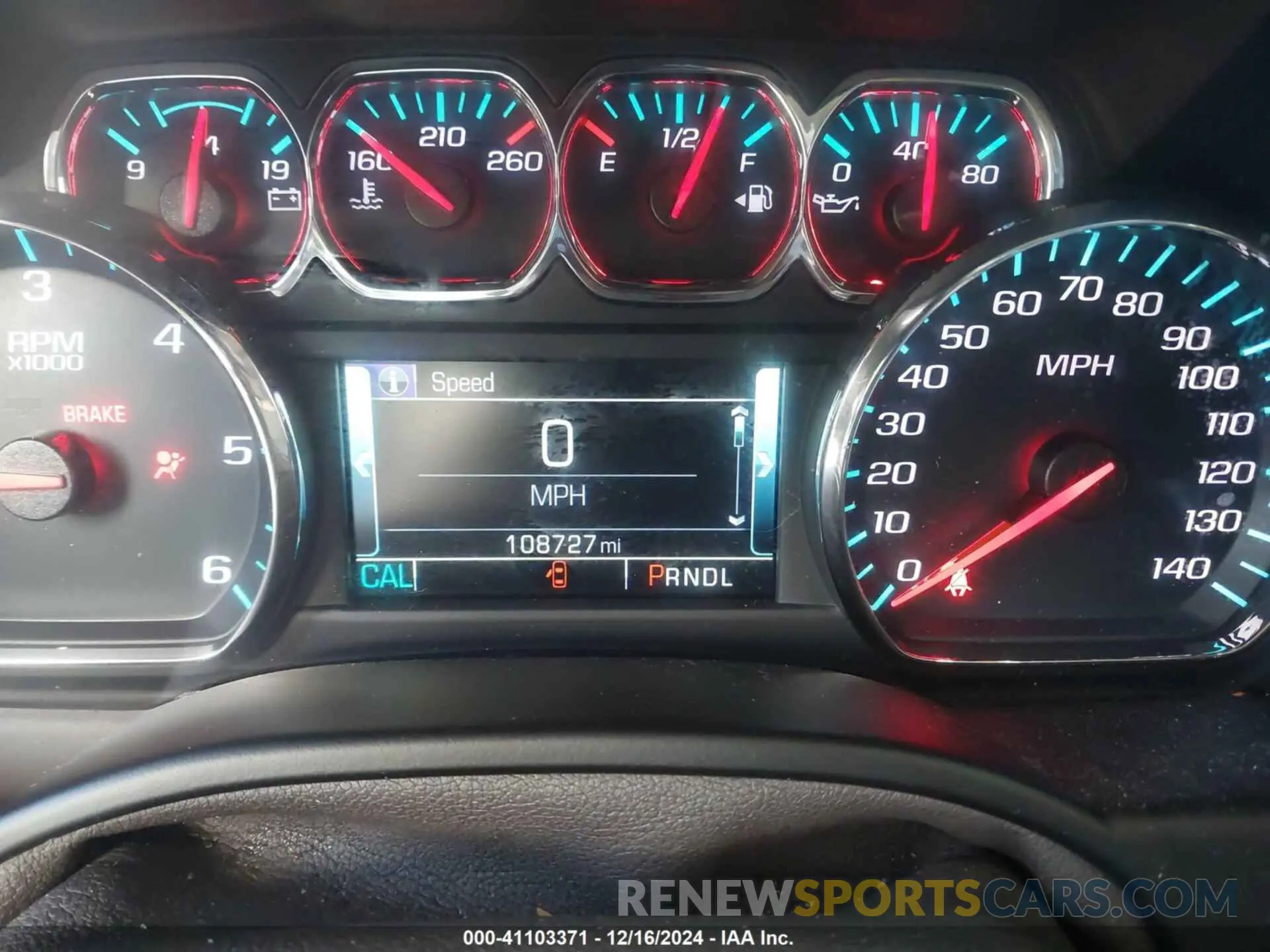 15 Фотография поврежденного автомобиля 1GNSCJKC1KR146104 CHEVROLET SUBURBAN 2019