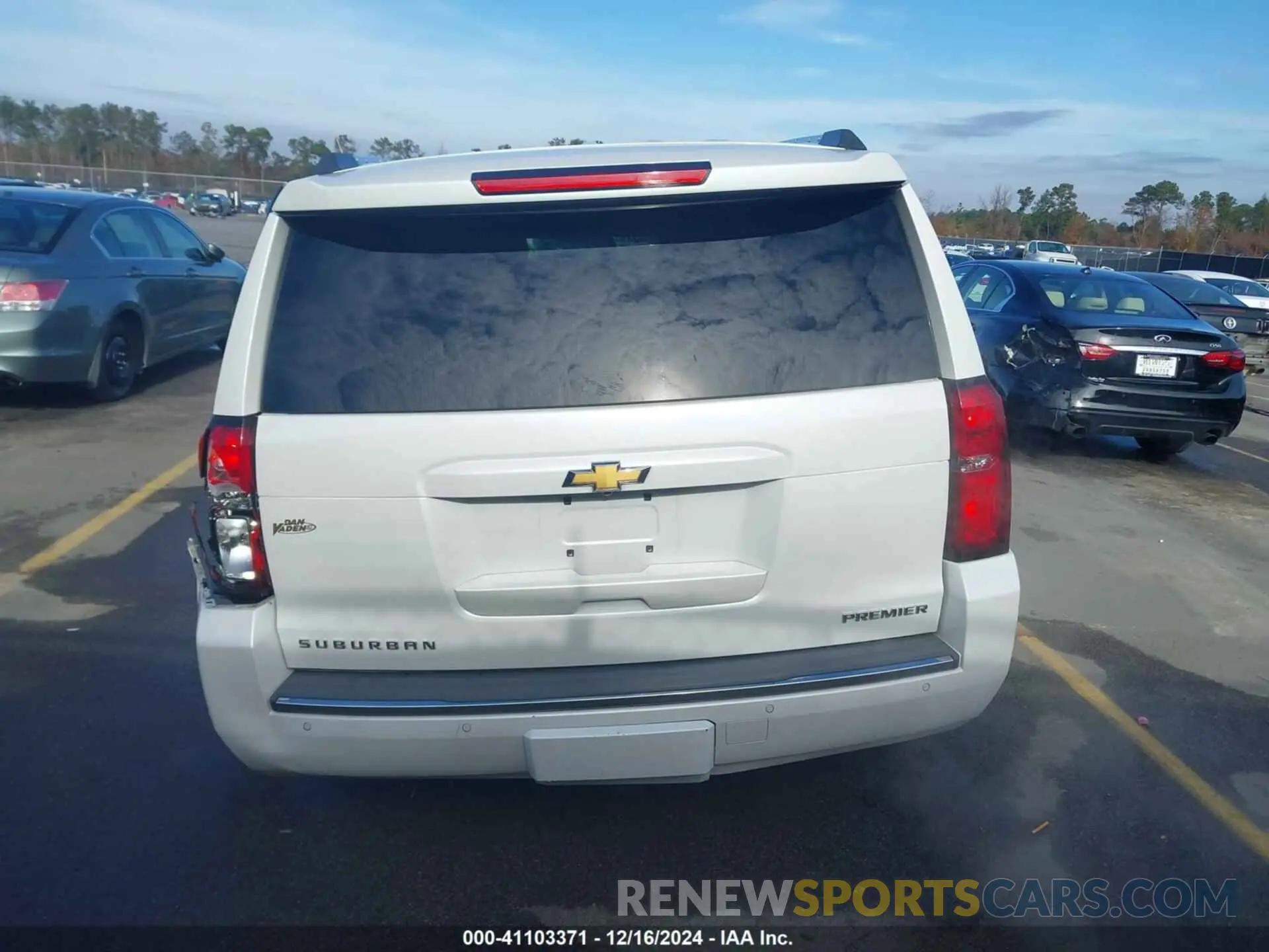 16 Фотография поврежденного автомобиля 1GNSCJKC1KR146104 CHEVROLET SUBURBAN 2019