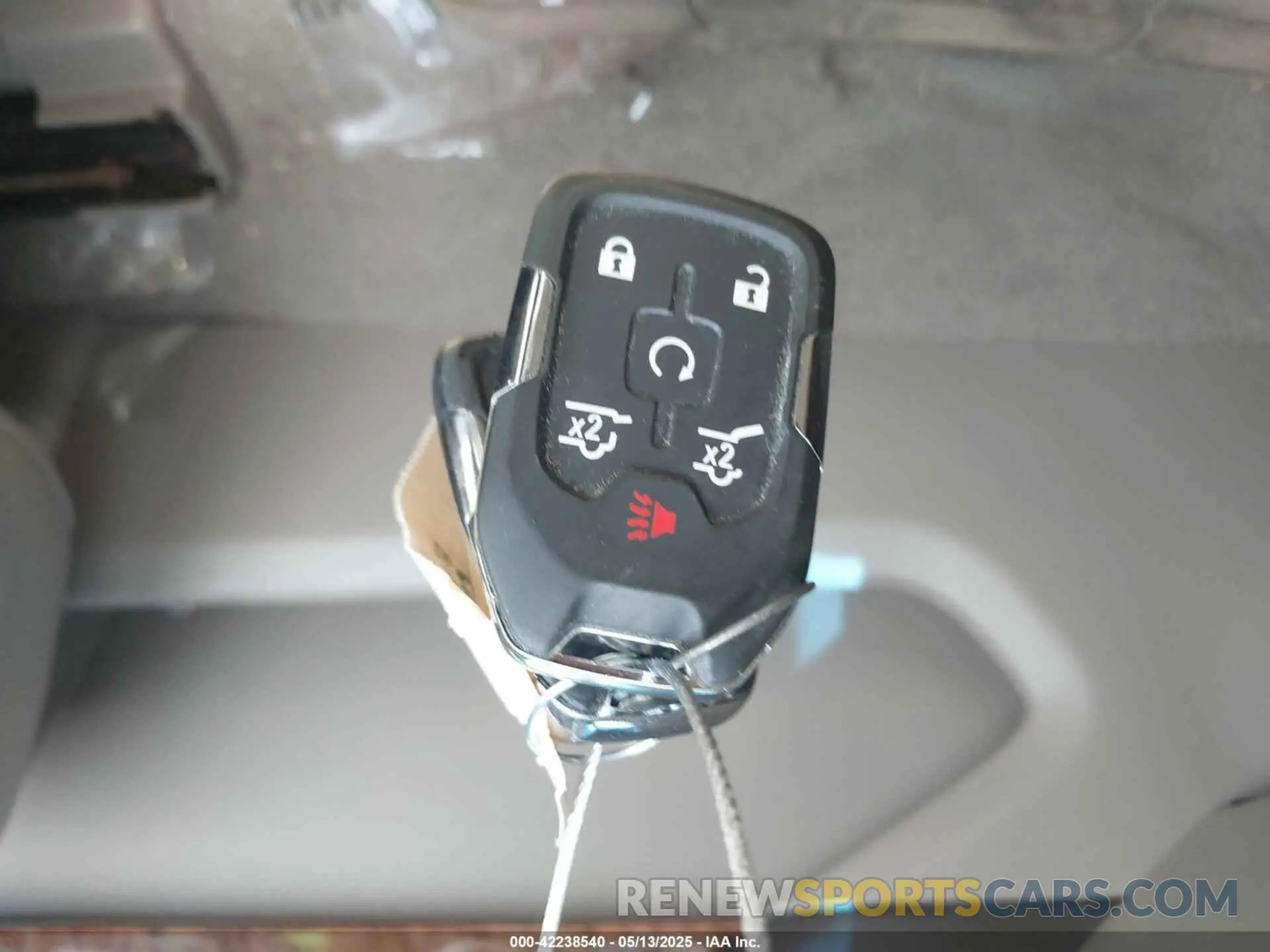 11 Фотография поврежденного автомобиля 1GNSCJKC9KR264210 CHEVROLET SUBURBAN 2019