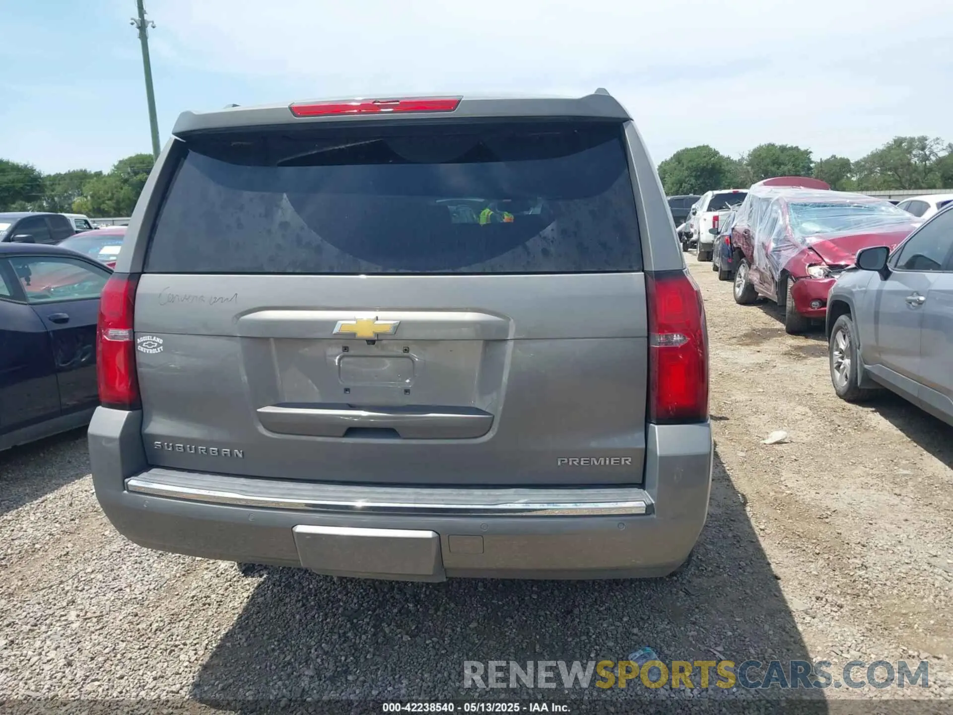 17 Фотография поврежденного автомобиля 1GNSCJKC9KR264210 CHEVROLET SUBURBAN 2019