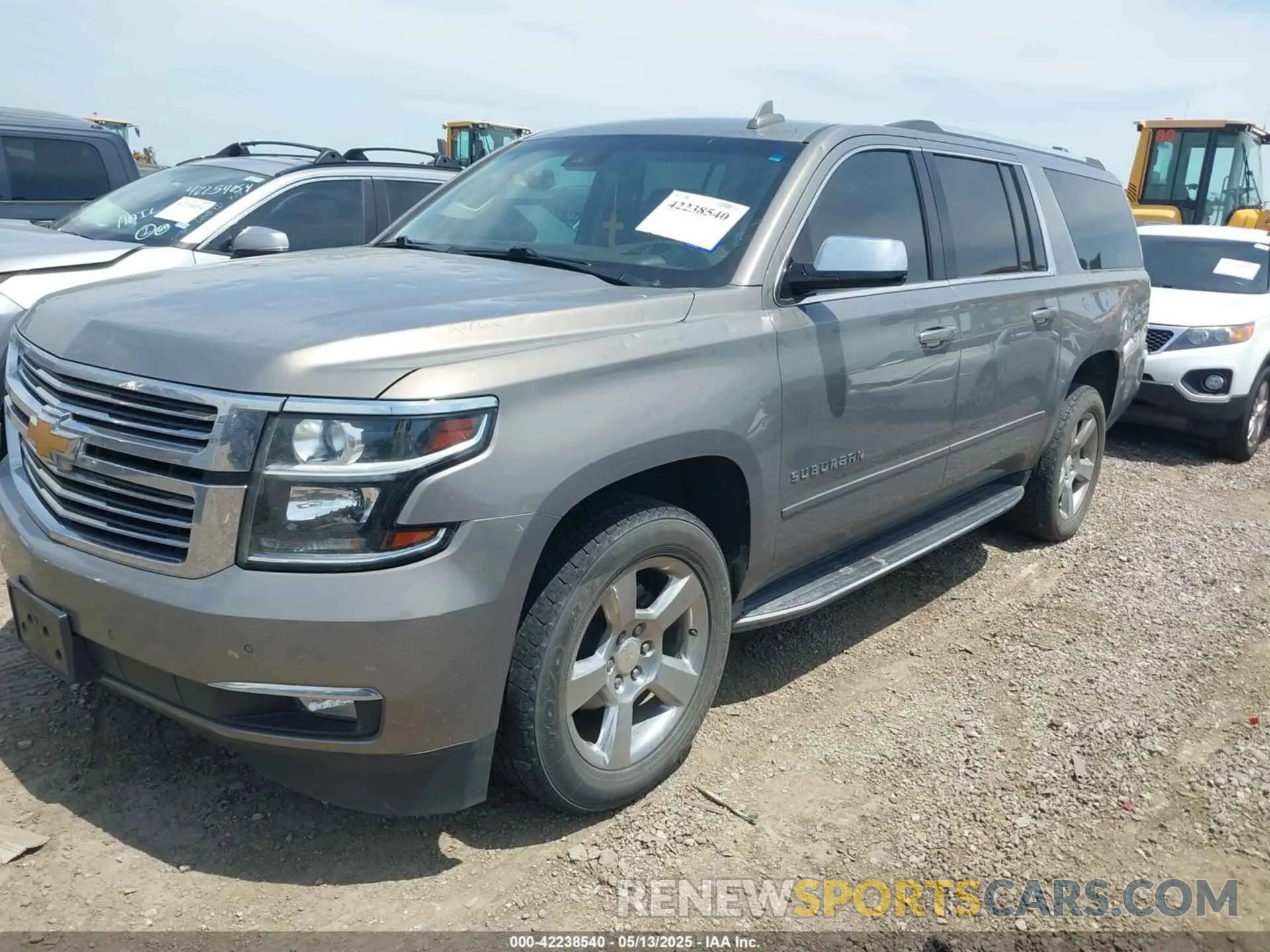 2 Фотография поврежденного автомобиля 1GNSCJKC9KR264210 CHEVROLET SUBURBAN 2019