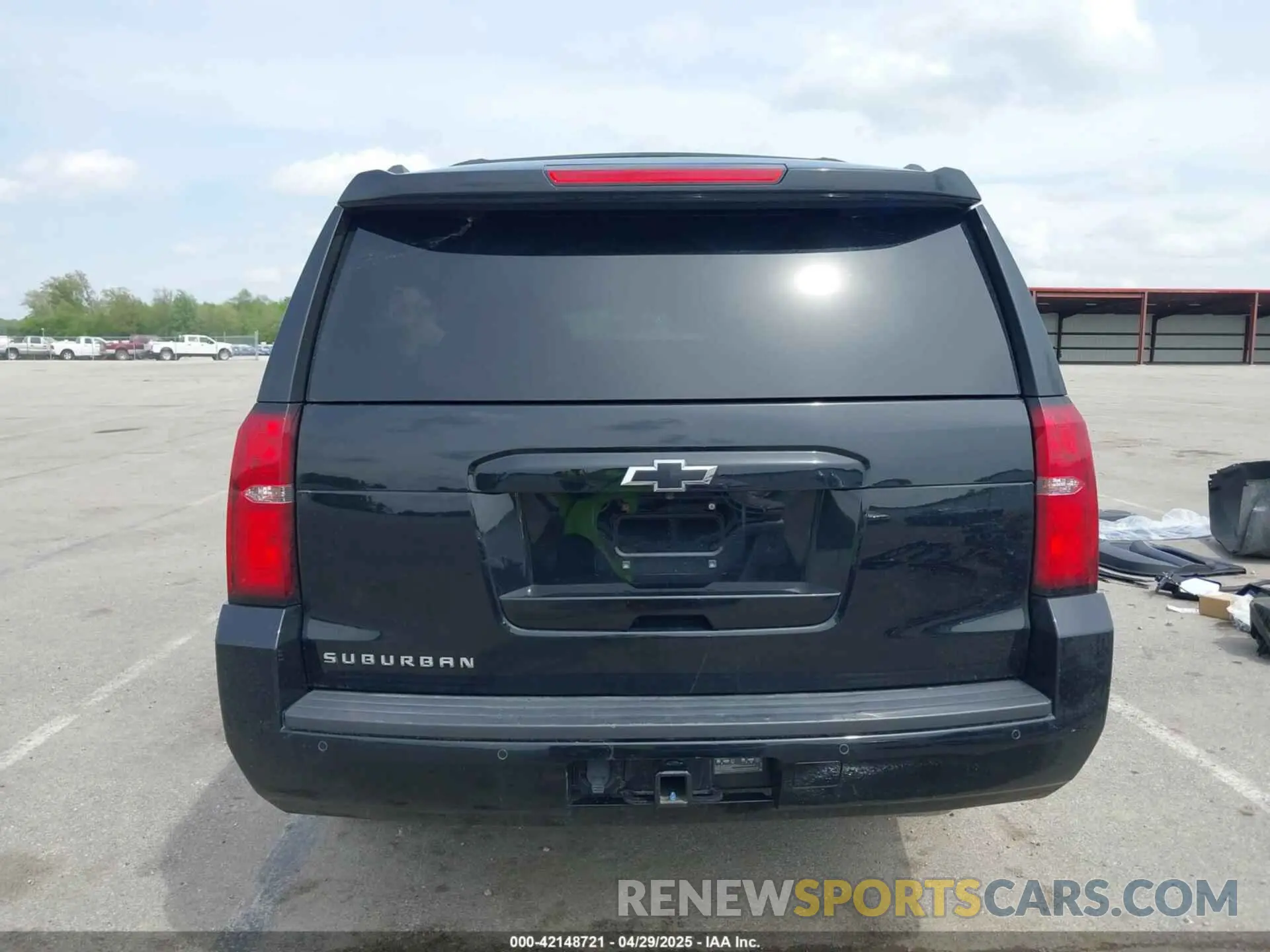 17 Фотография поврежденного автомобиля 1GNSKGKC4KR128685 CHEVROLET SUBURBAN 2019