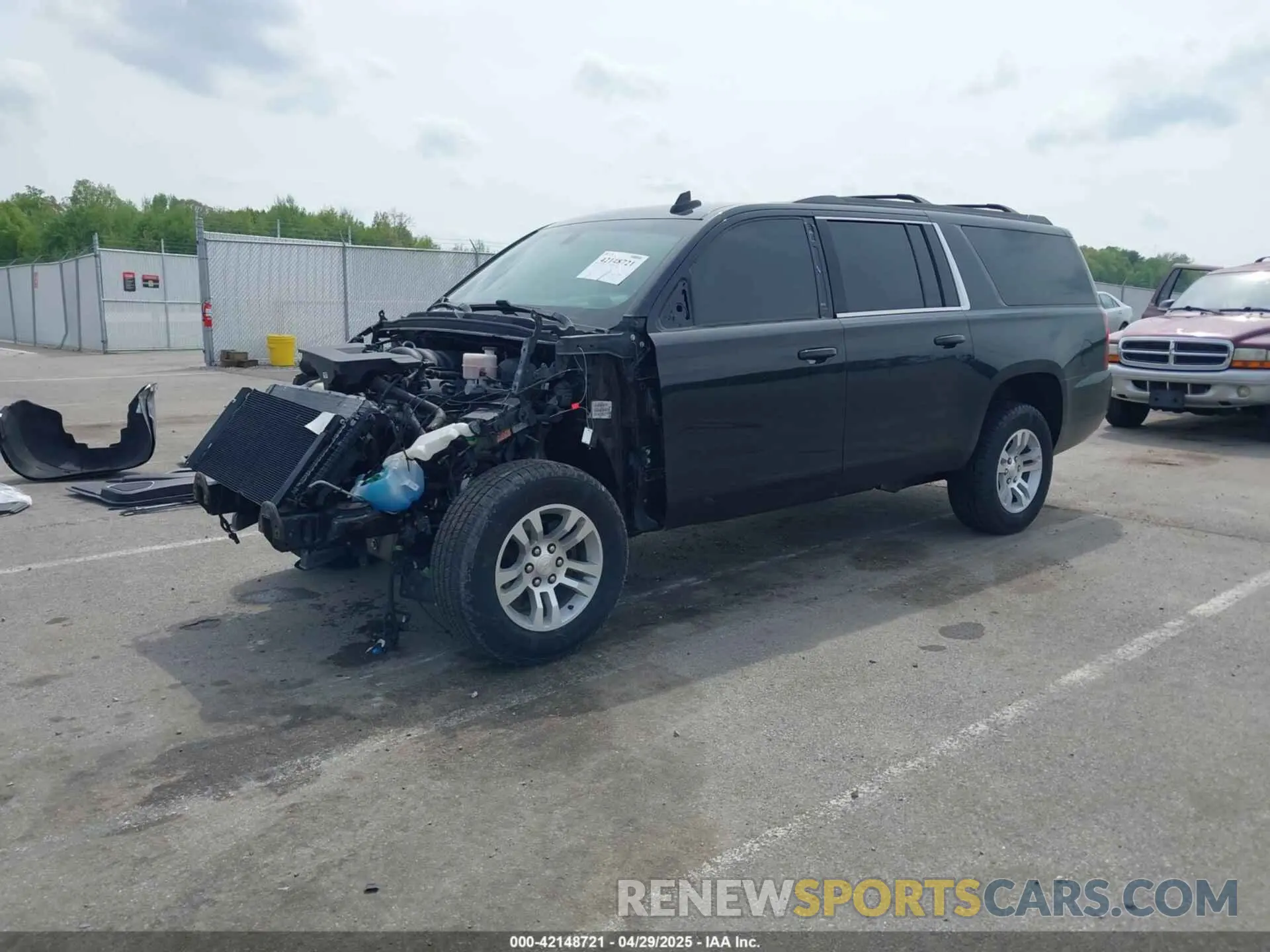 2 Фотография поврежденного автомобиля 1GNSKGKC4KR128685 CHEVROLET SUBURBAN 2019