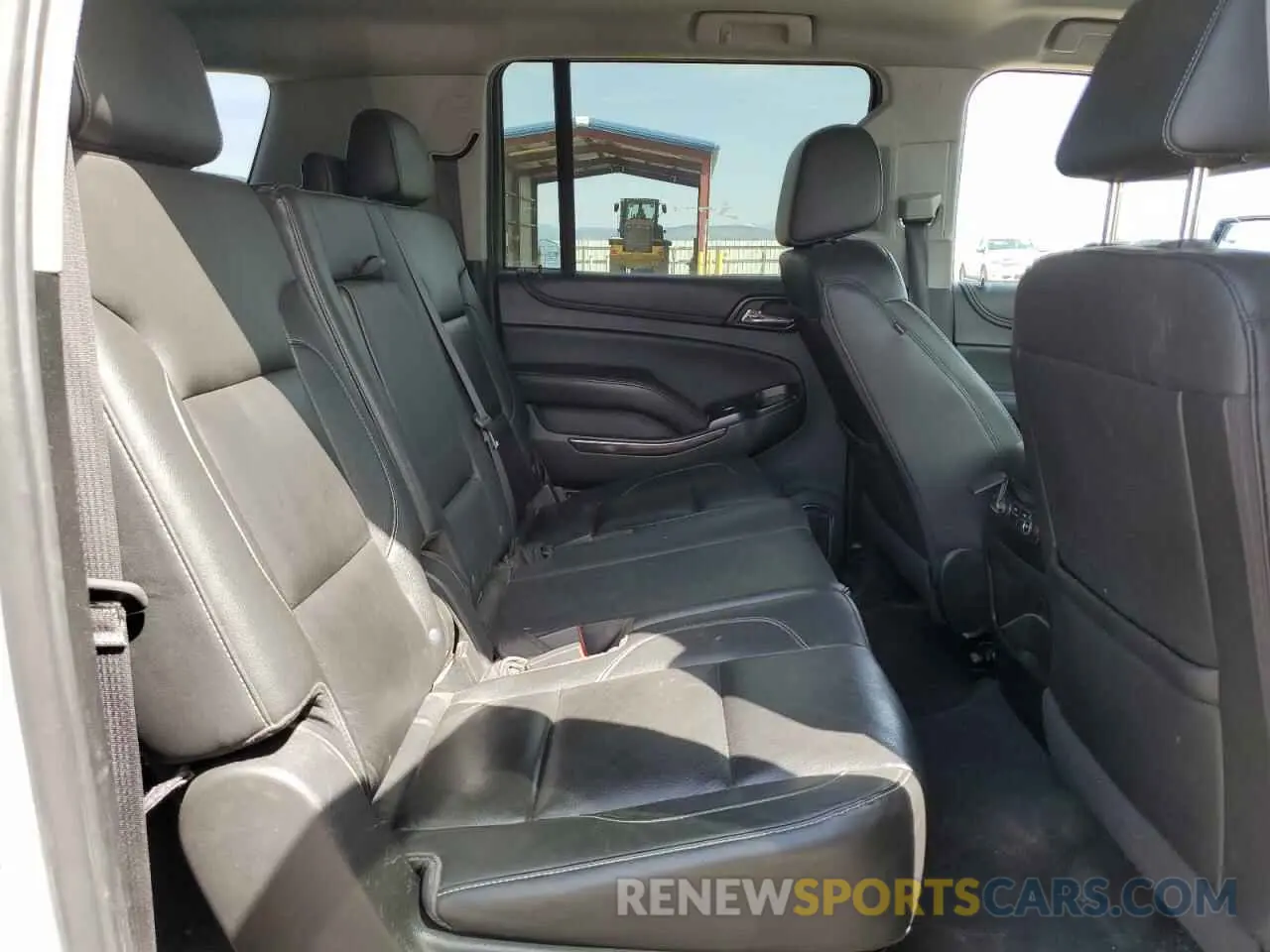 11 Photograph of a damaged car 1GNSKHKC0KR397479 CHEVROLET SUBURBAN 2019
