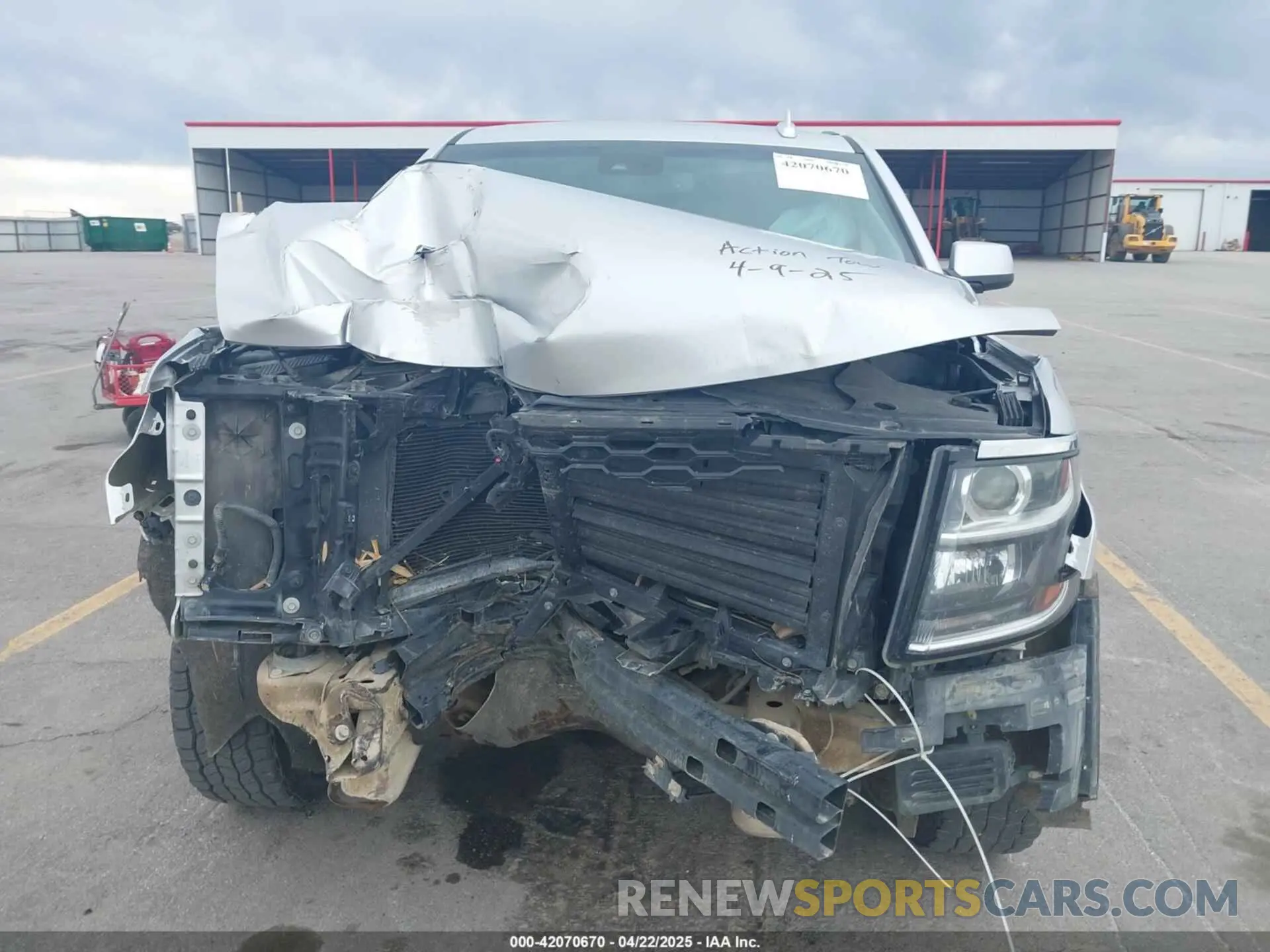 12 Photograph of a damaged car 1GNSKHKC1KR163061 CHEVROLET SUBURBAN 2019