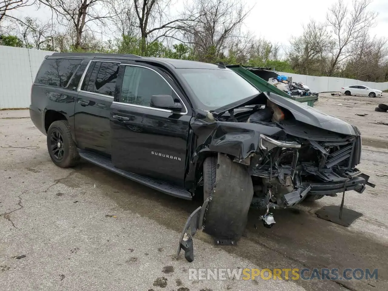 4 Фотография поврежденного автомобиля 1GNSKHKC1KR205633 CHEVROLET SUBURBAN 2019