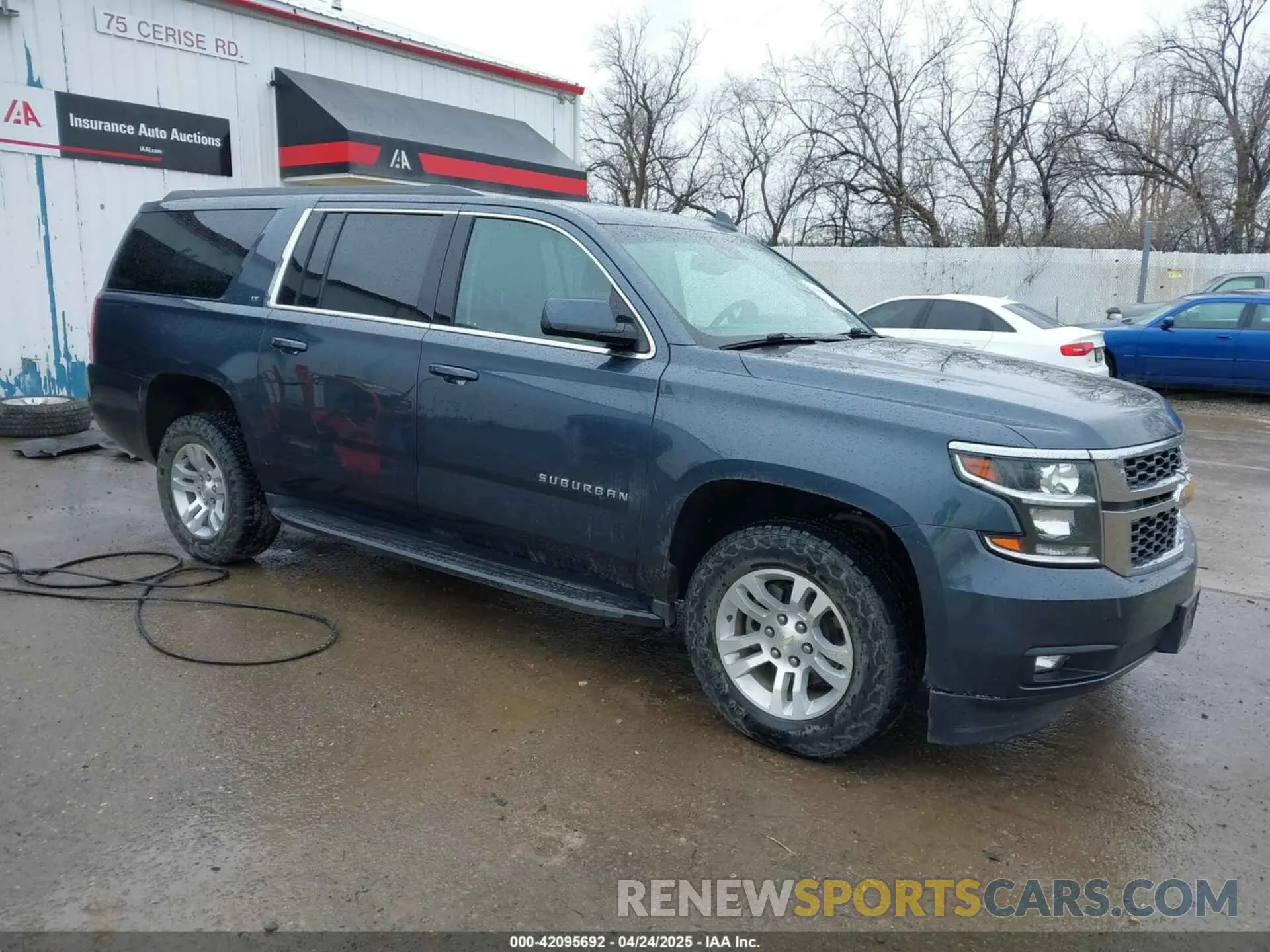 1 Фотография поврежденного автомобиля 1GNSKHKC1KR241449 CHEVROLET SUBURBAN 2019