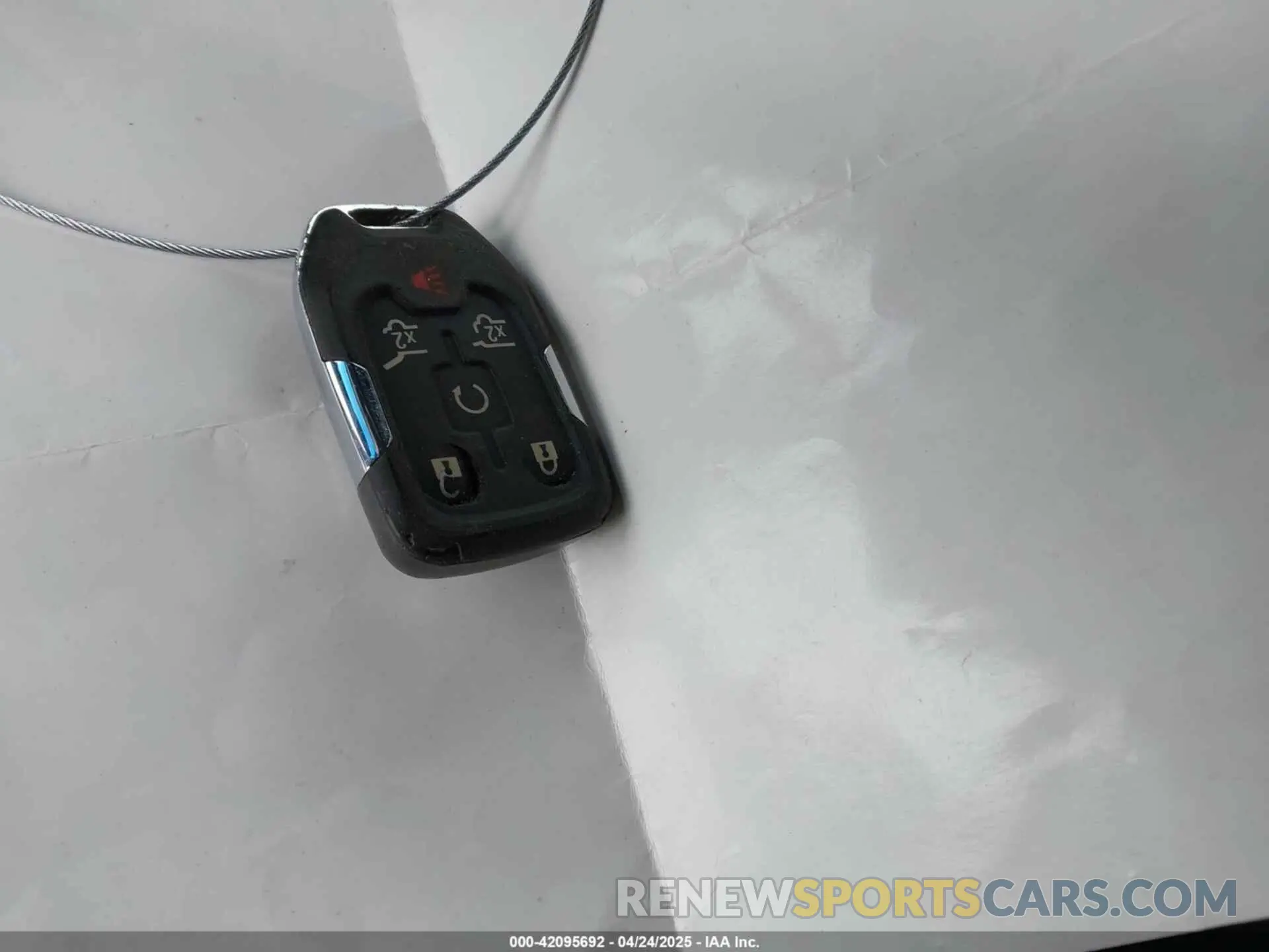 11 Фотография поврежденного автомобиля 1GNSKHKC1KR241449 CHEVROLET SUBURBAN 2019