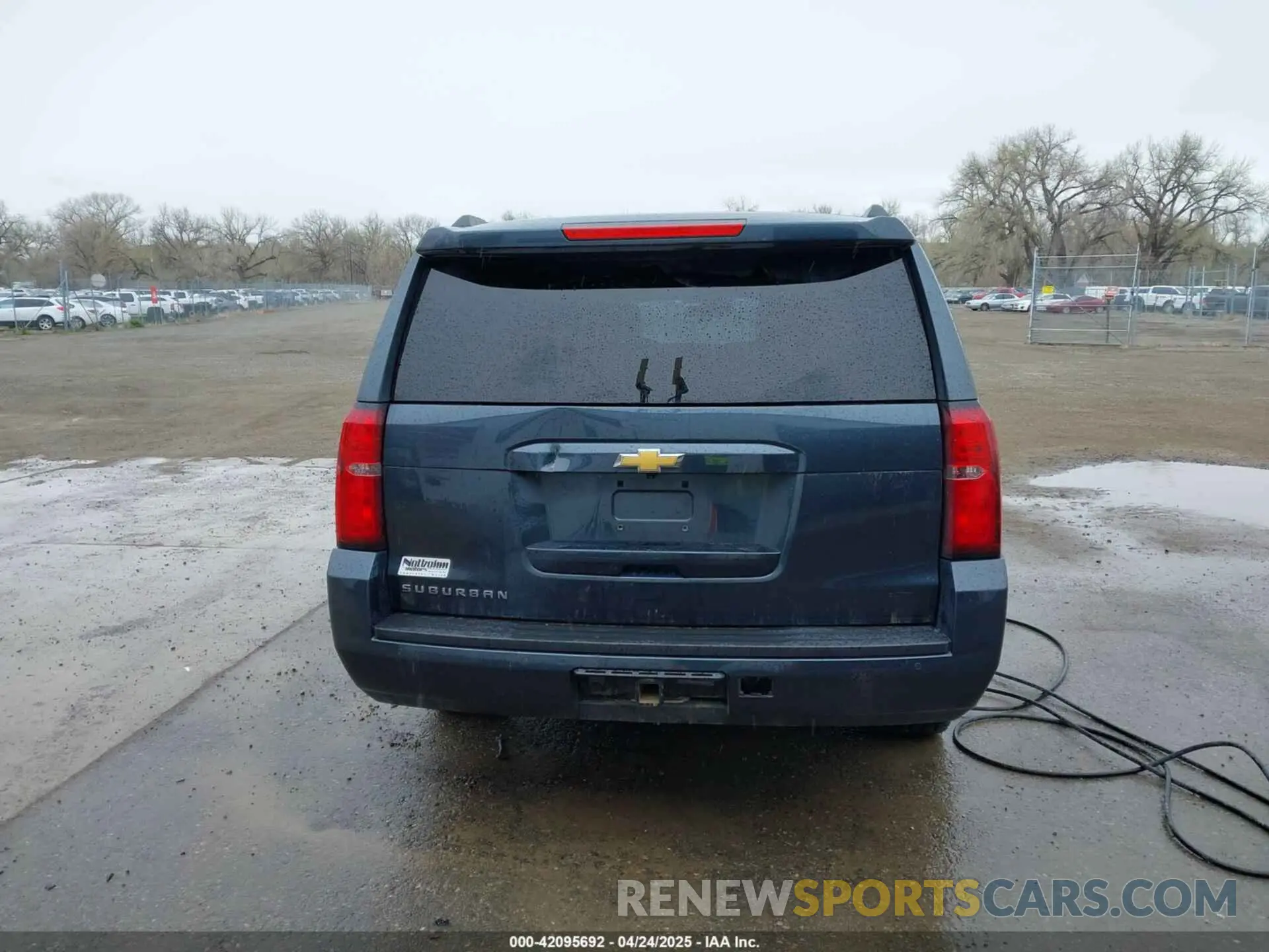 17 Фотография поврежденного автомобиля 1GNSKHKC1KR241449 CHEVROLET SUBURBAN 2019