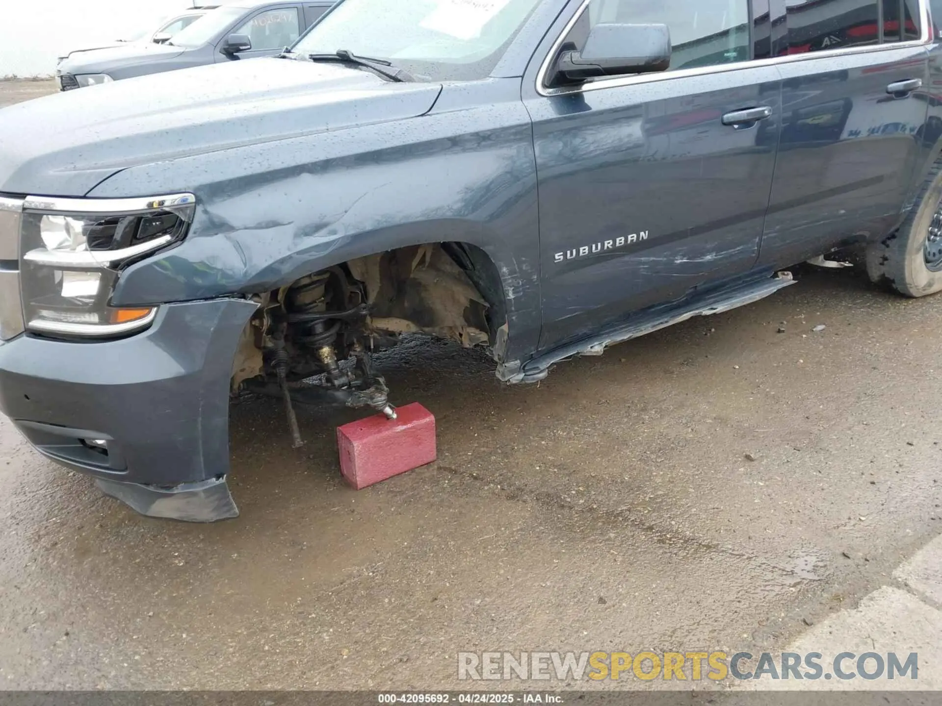 6 Фотография поврежденного автомобиля 1GNSKHKC1KR241449 CHEVROLET SUBURBAN 2019