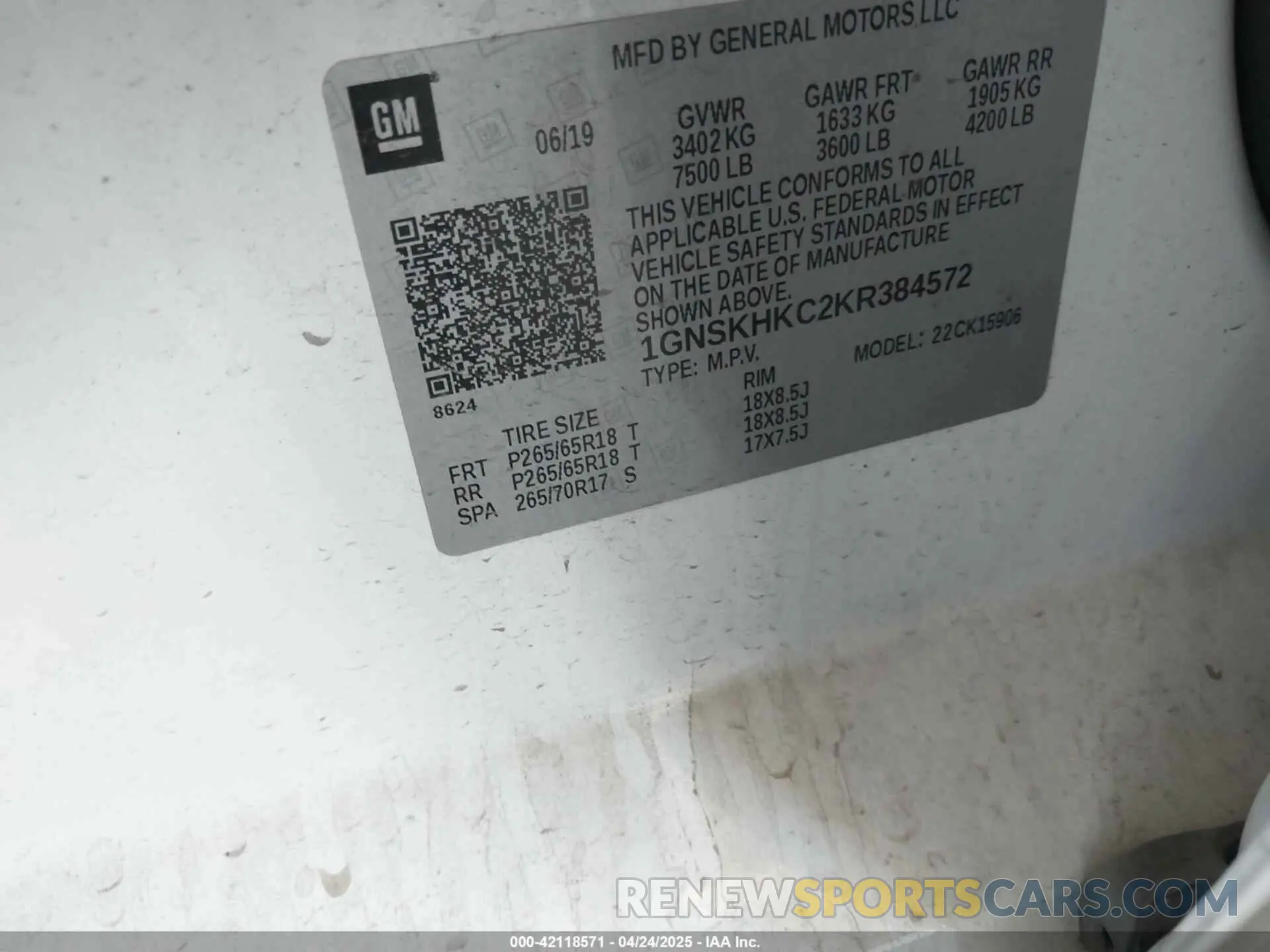 9 Photograph of a damaged car 1GNSKHKC2KR384572 CHEVROLET SUBURBAN 2019