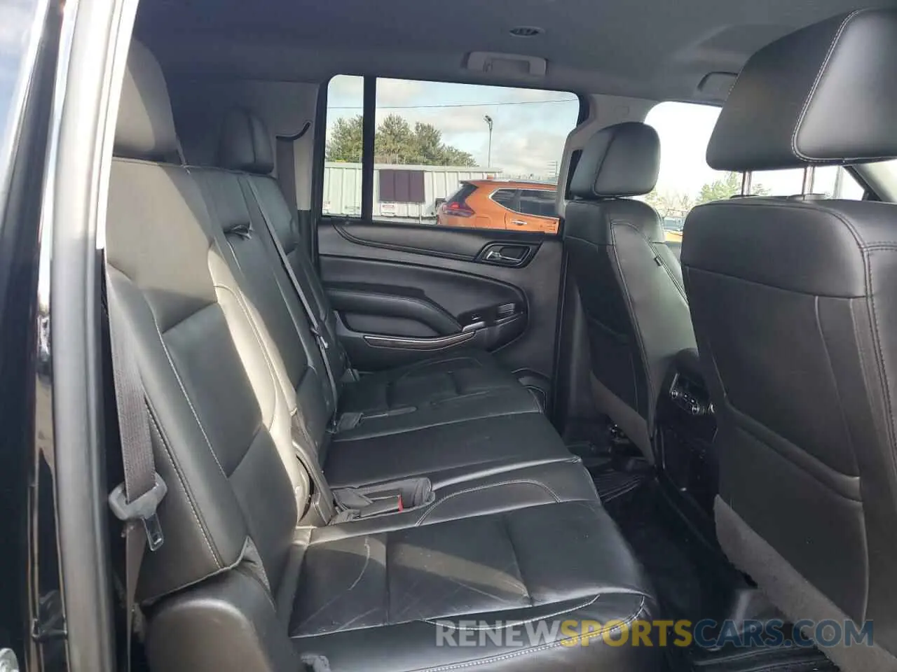 11 Photograph of a damaged car 1GNSKHKC3KR142793 CHEVROLET SUBURBAN 2019
