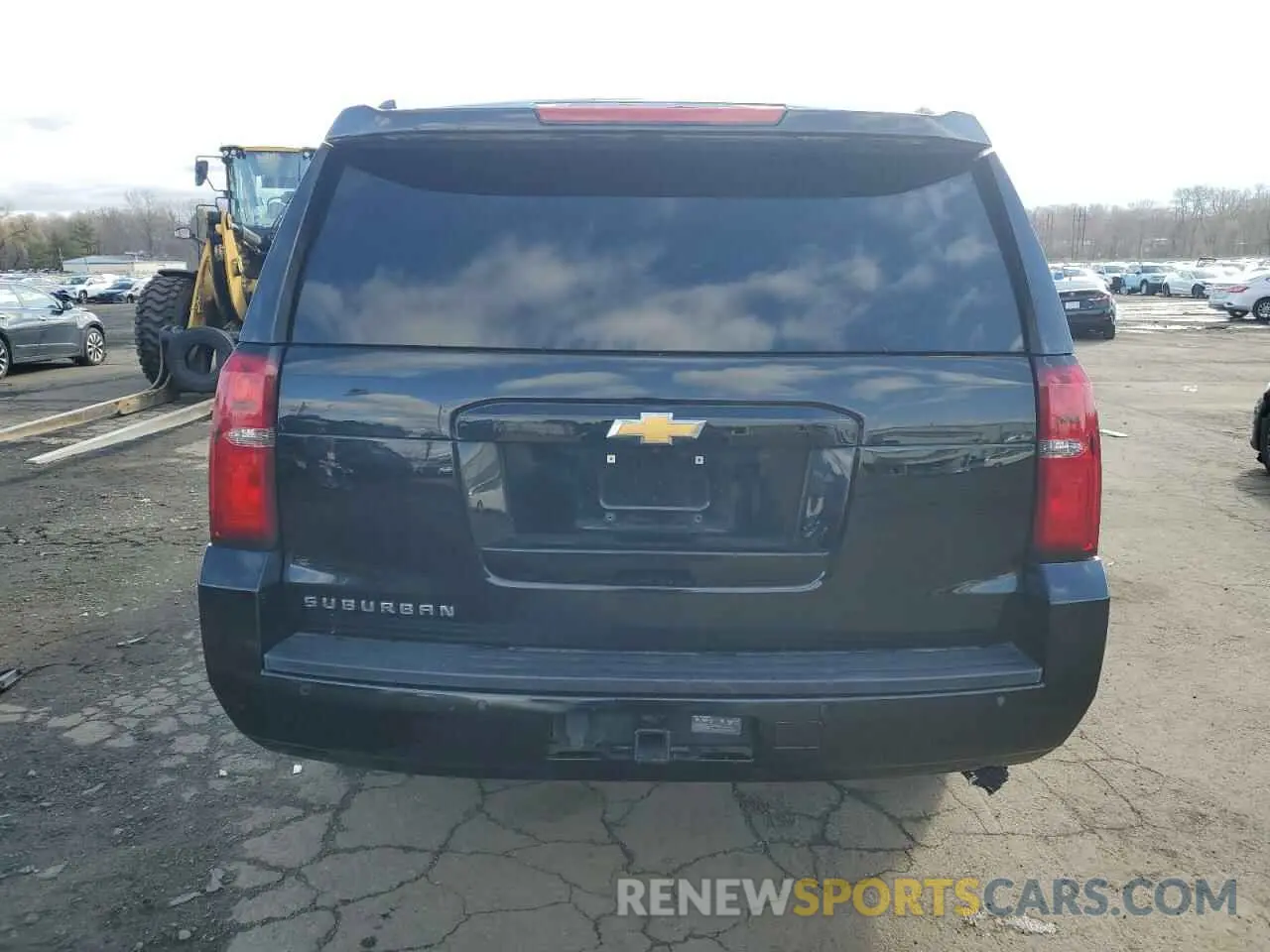 6 Photograph of a damaged car 1GNSKHKC3KR142793 CHEVROLET SUBURBAN 2019