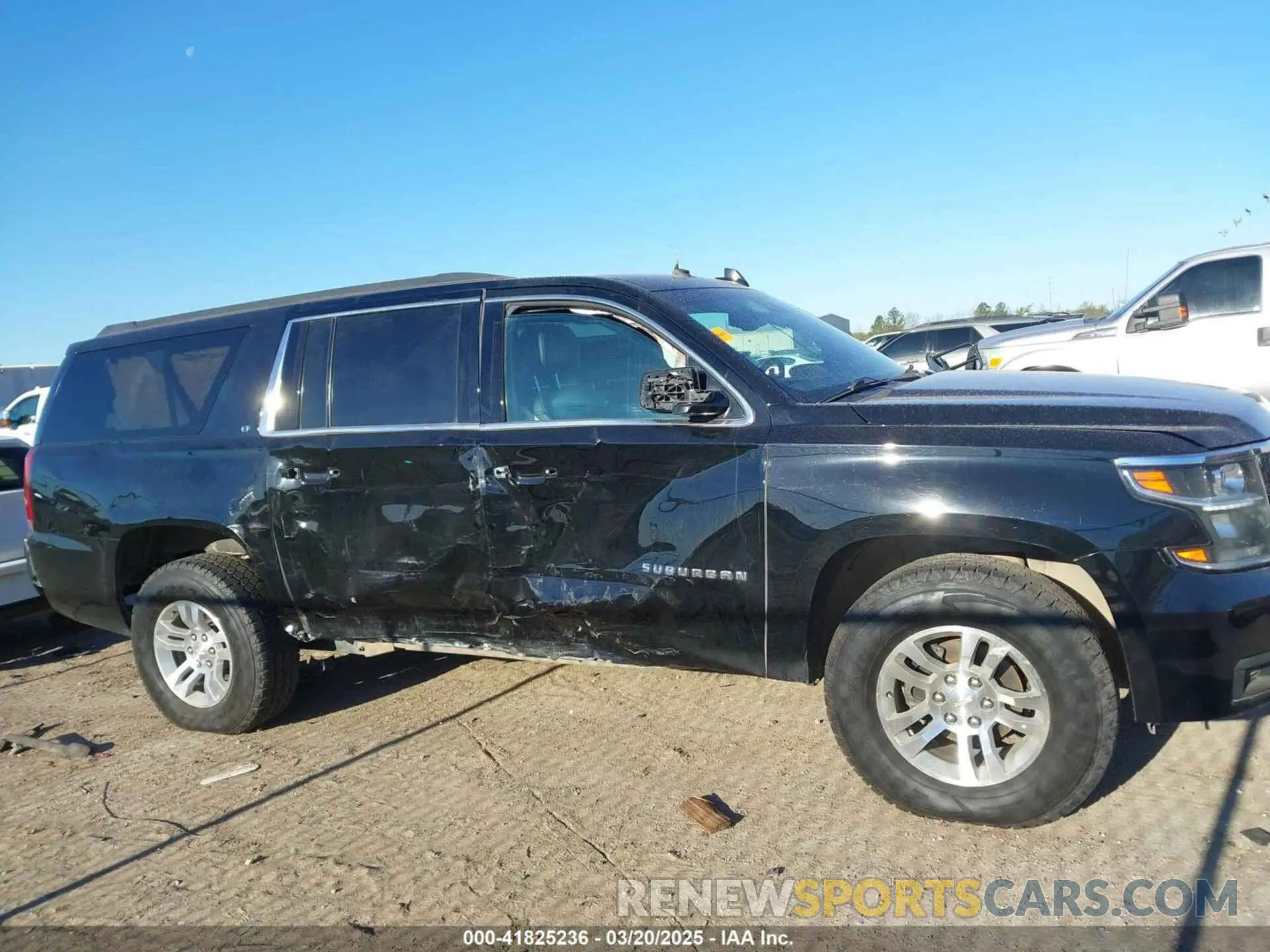 14 Photograph of a damaged car 1GNSKHKC3KR394785 CHEVROLET SUBURBAN 2019