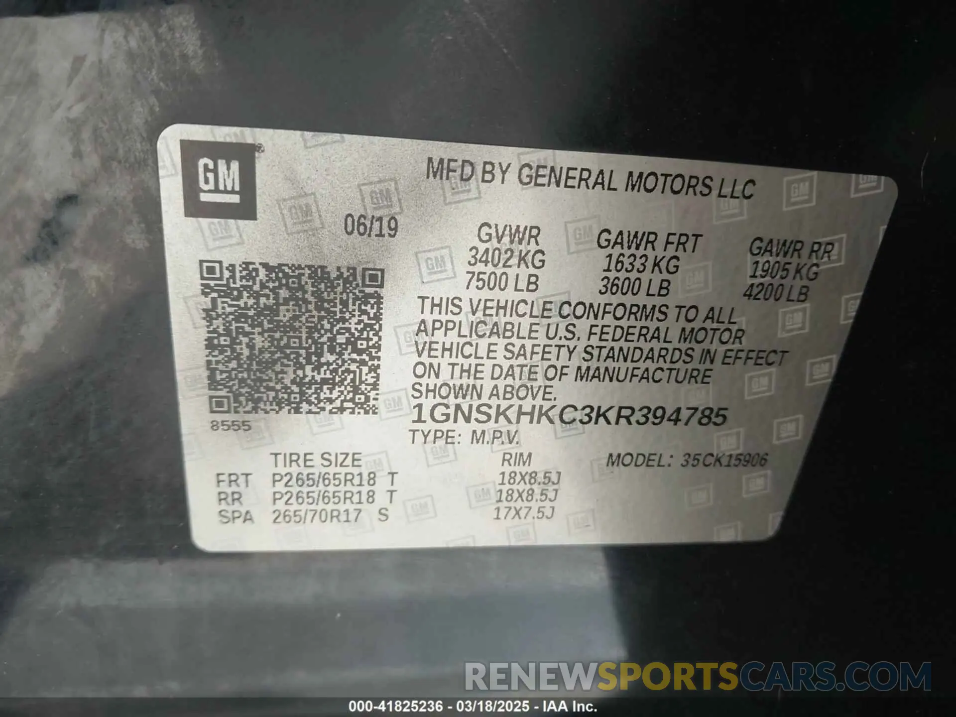 9 Photograph of a damaged car 1GNSKHKC3KR394785 CHEVROLET SUBURBAN 2019