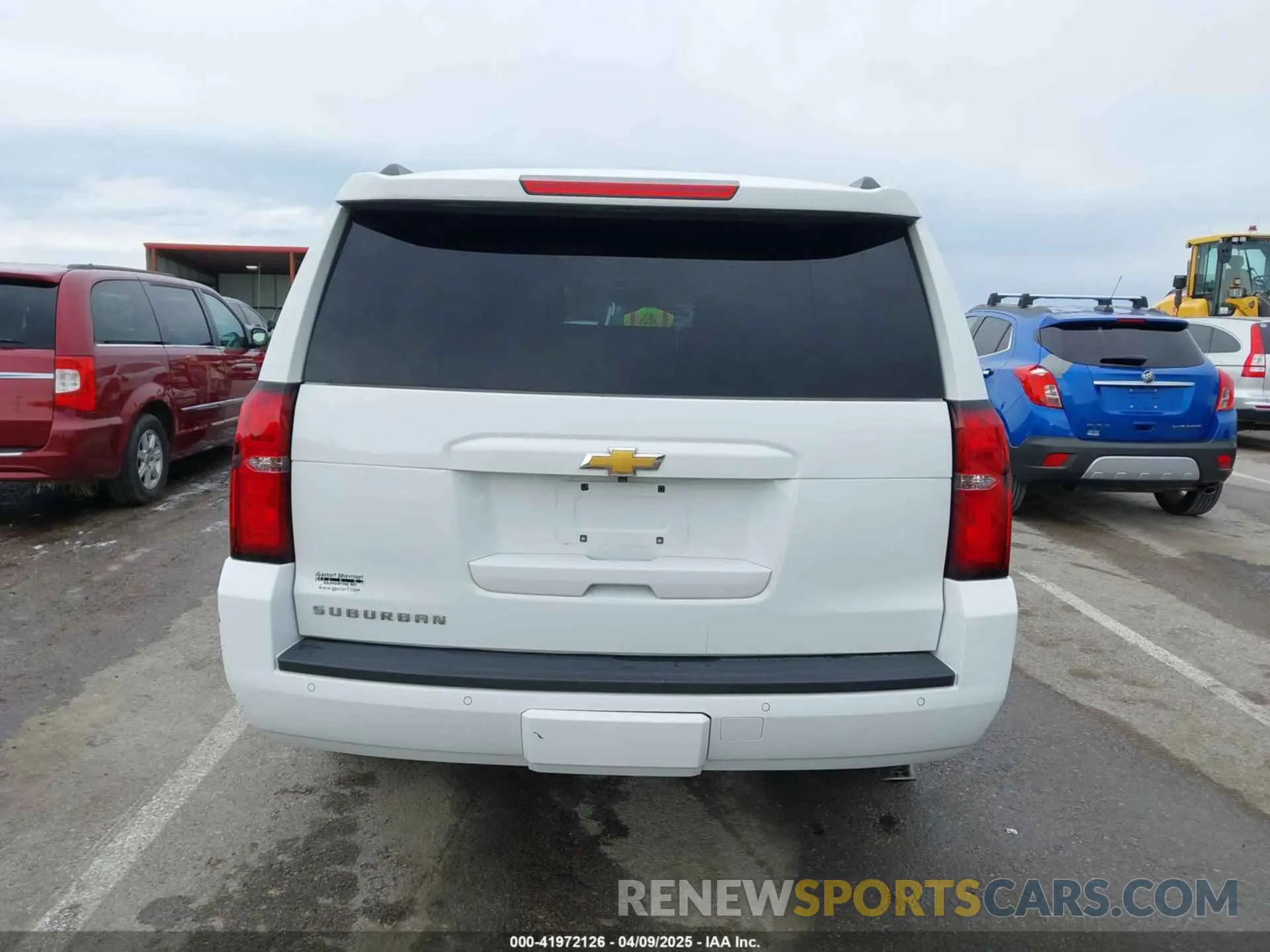 15 Photograph of a damaged car 1GNSKHKC6KR300656 CHEVROLET SUBURBAN 2019