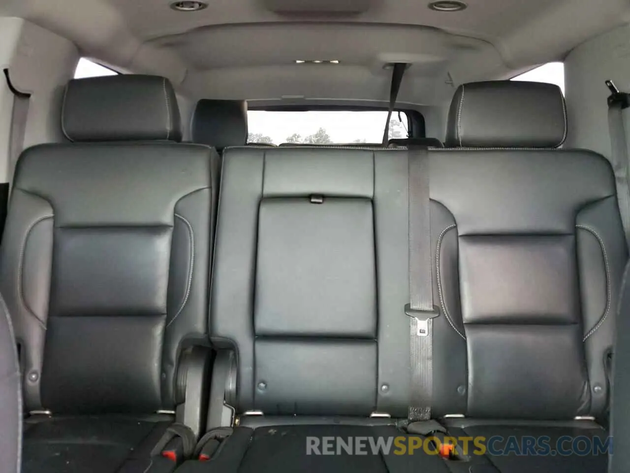 10 Photograph of a damaged car 1GNSKHKC6KR335214 CHEVROLET SUBURBAN 2019