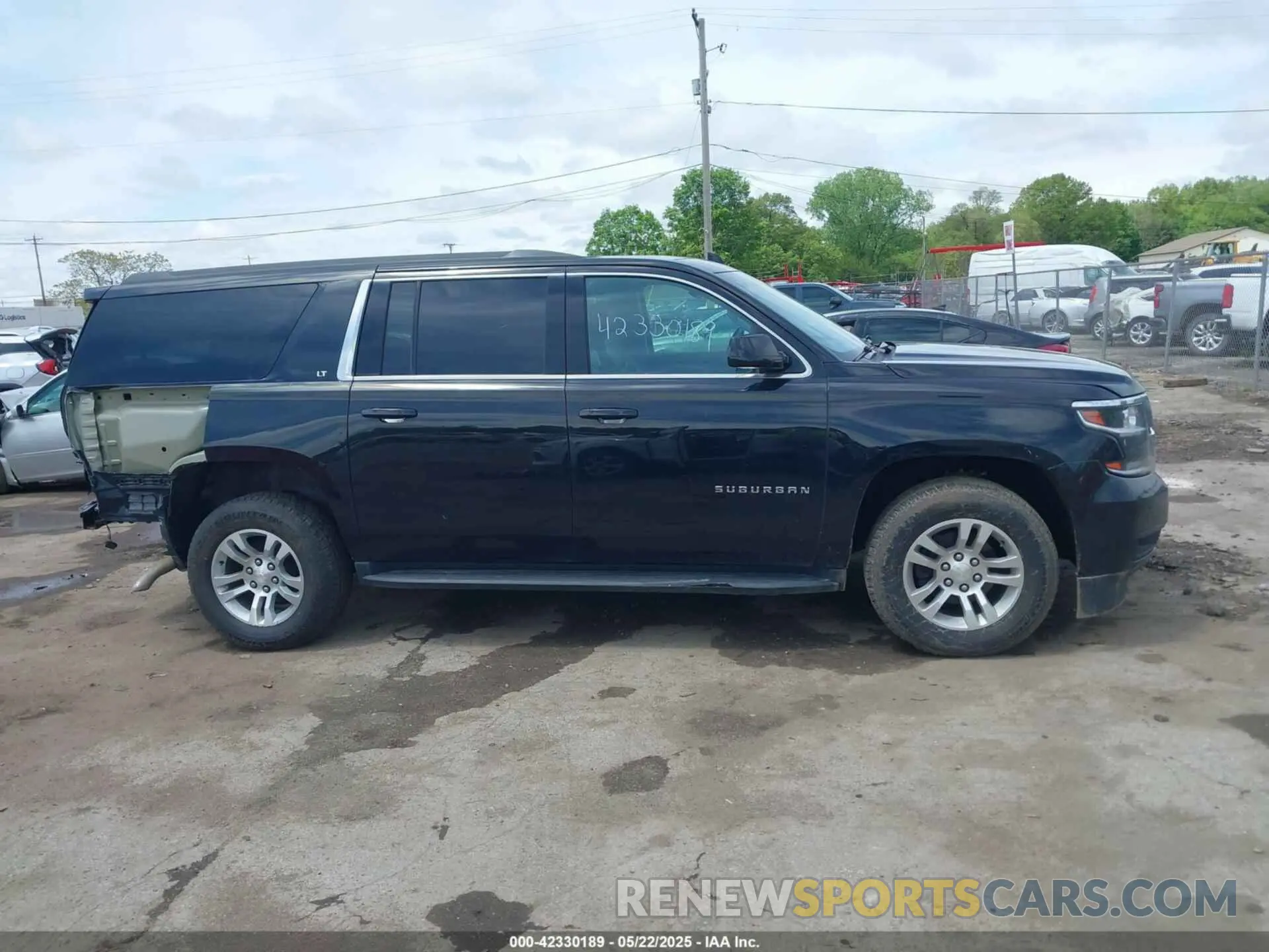 13 Photograph of a damaged car 1GNSKHKC7KR178227 CHEVROLET SUBURBAN 2019
