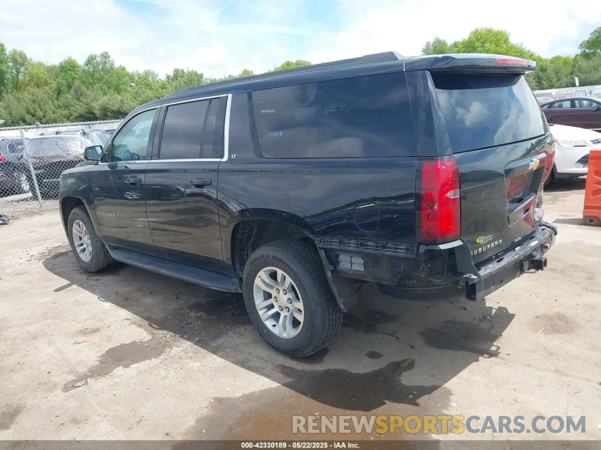 3 Photograph of a damaged car 1GNSKHKC7KR178227 CHEVROLET SUBURBAN 2019