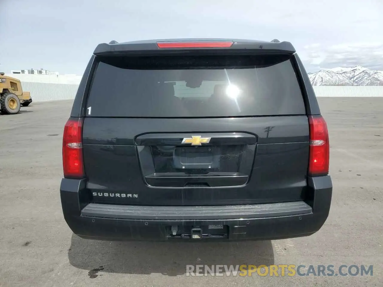 6 Фотография поврежденного автомобиля 1GNSKHKC8KR275906 CHEVROLET SUBURBAN 2019