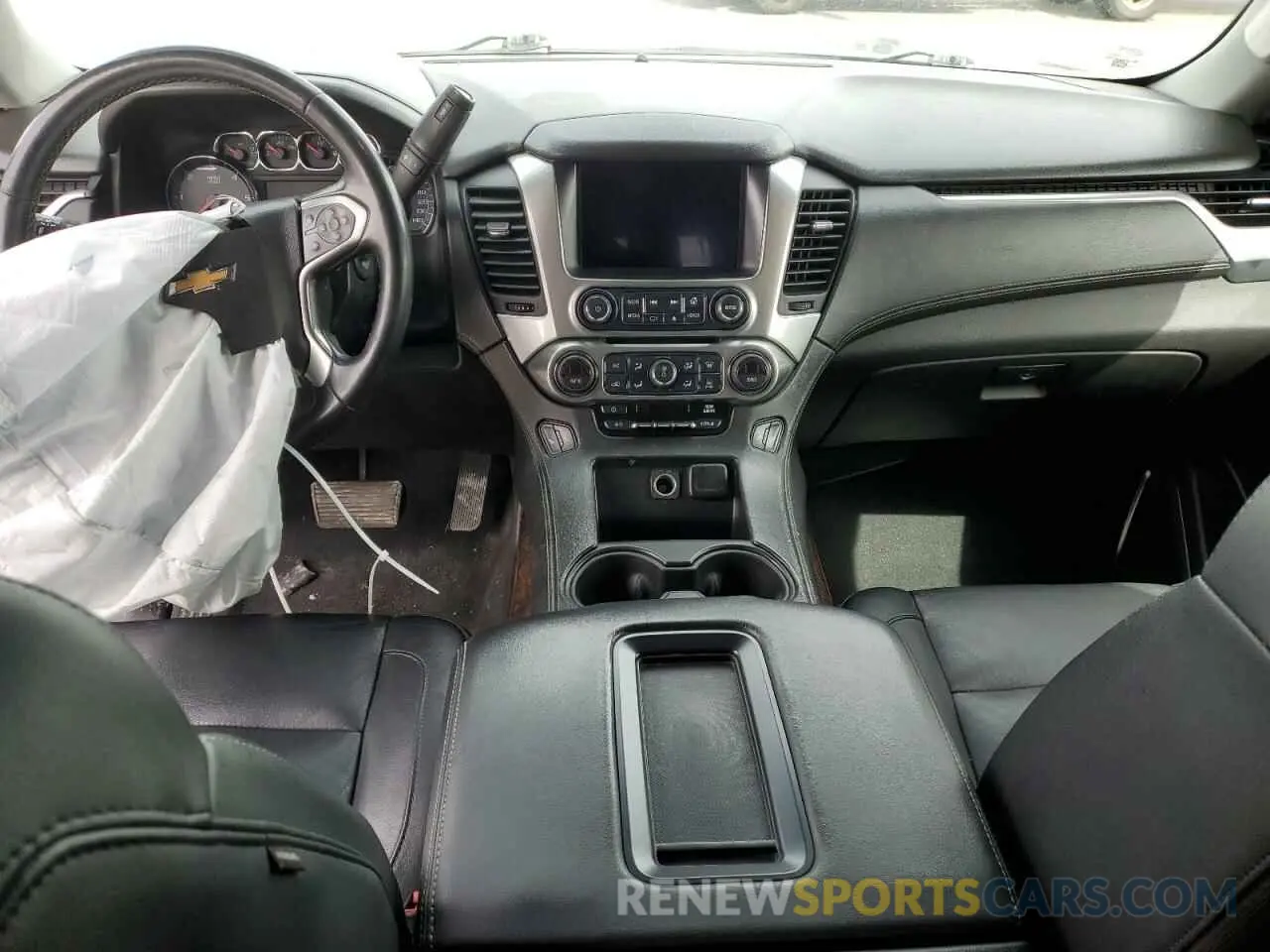 8 Фотография поврежденного автомобиля 1GNSKHKC8KR275906 CHEVROLET SUBURBAN 2019