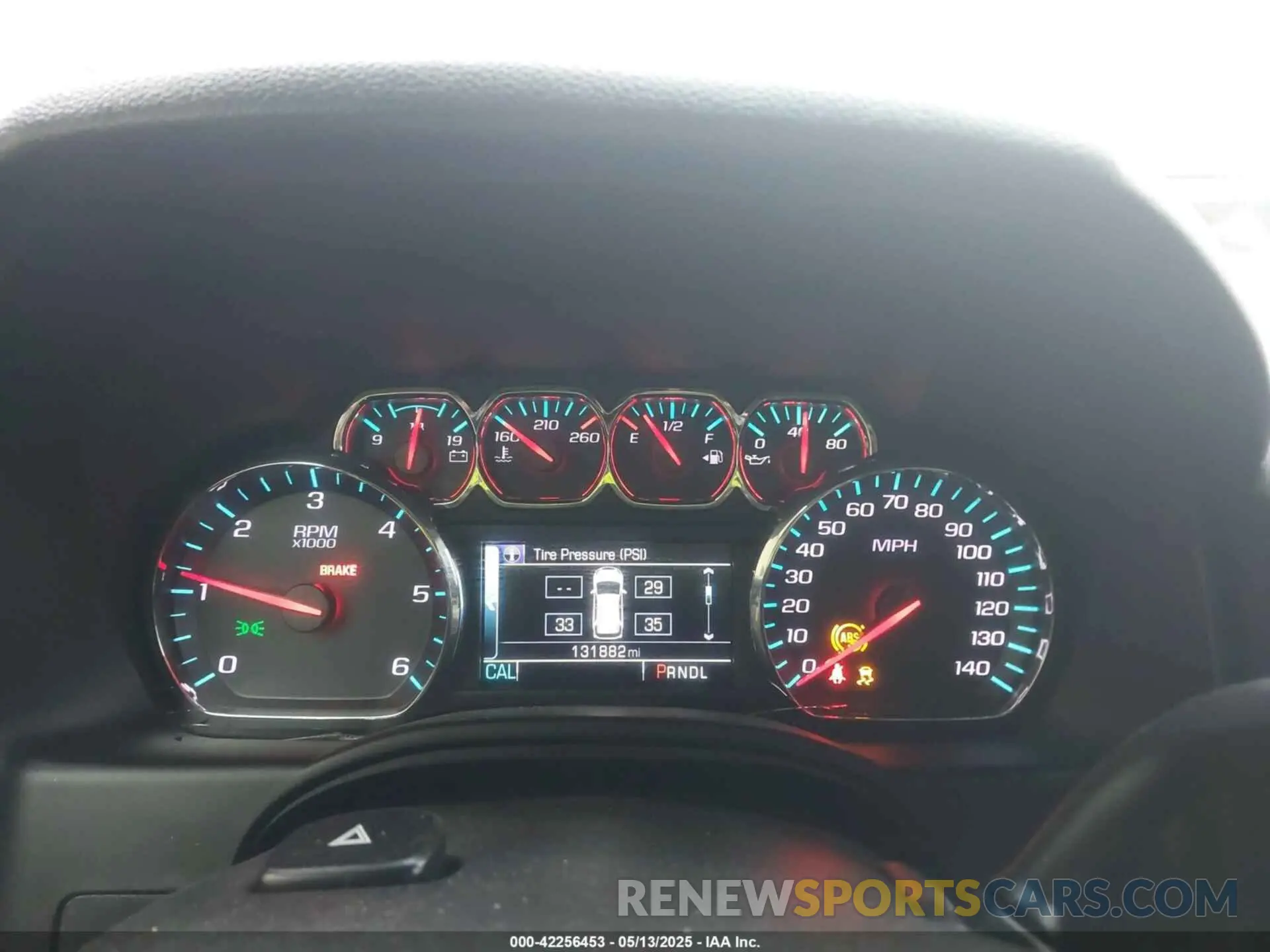7 Фотография поврежденного автомобиля 1GNSKHKC8KR332167 CHEVROLET SUBURBAN 2019