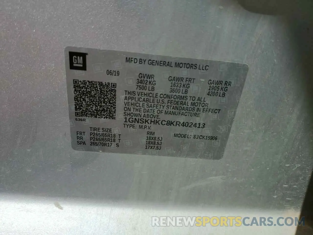 13 Photograph of a damaged car 1GNSKHKC8KR402413 CHEVROLET SUBURBAN 2019