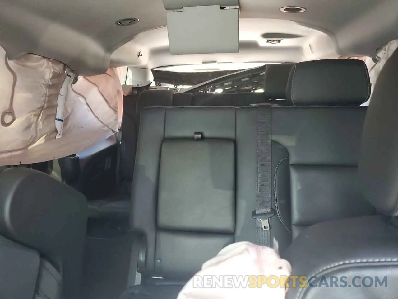 10 Photograph of a damaged car 1GNSKHKC9KR309268 CHEVROLET SUBURBAN 2019