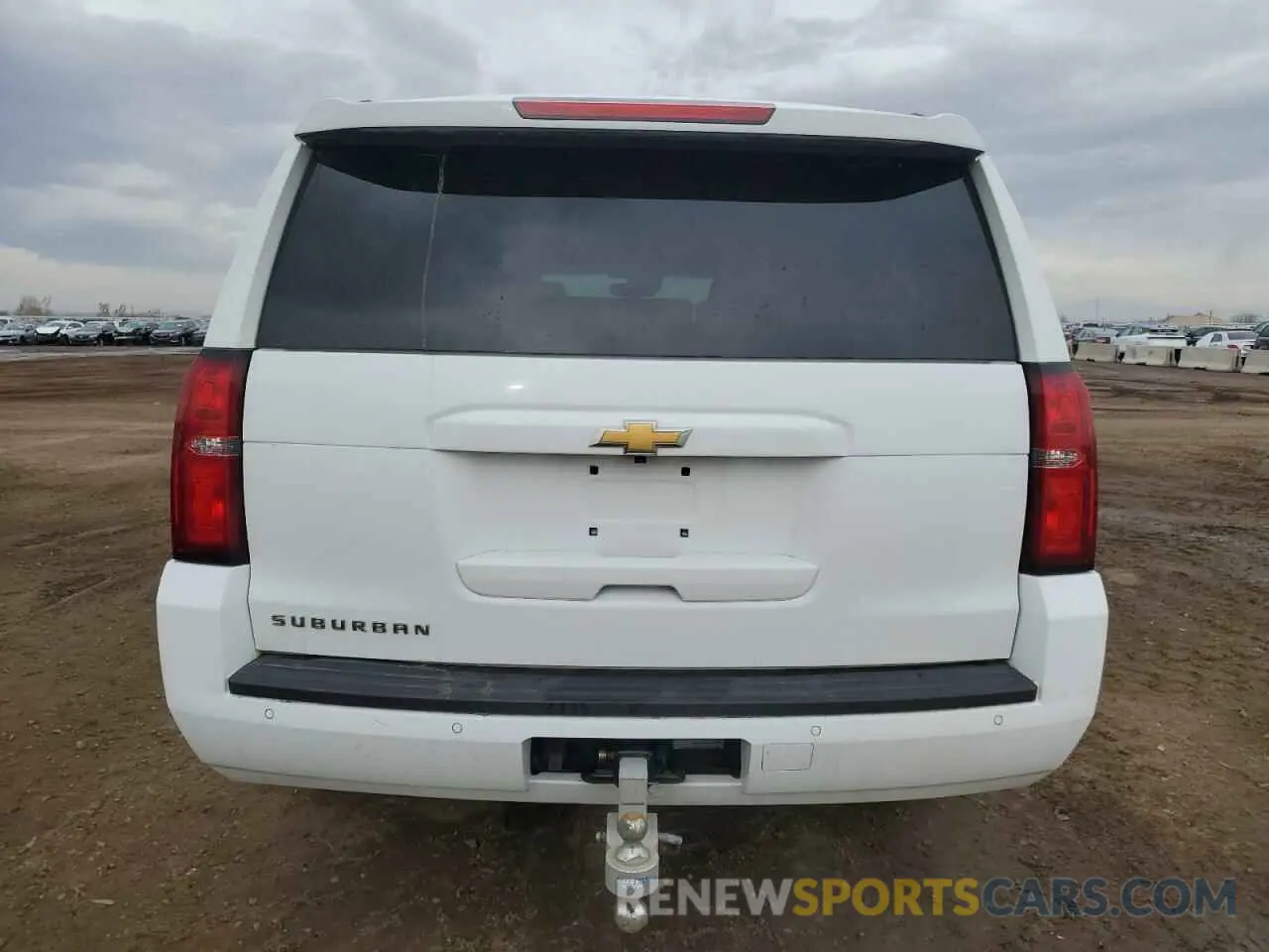 6 Photograph of a damaged car 1GNSKHKCXKR398221 CHEVROLET SUBURBAN 2019