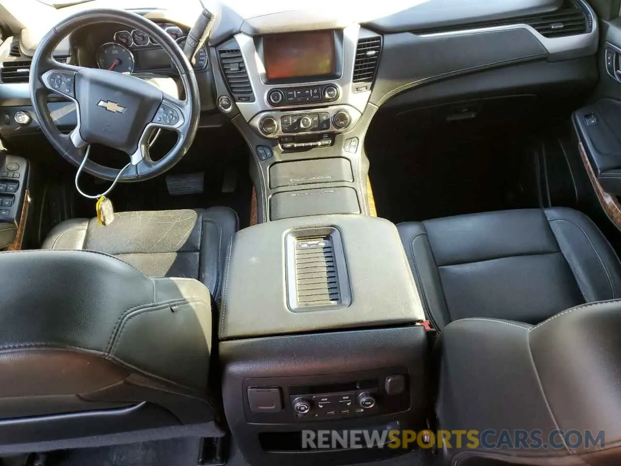 8 Photograph of a damaged car 1GNSKJKC7KR146871 CHEVROLET SUBURBAN 2019
