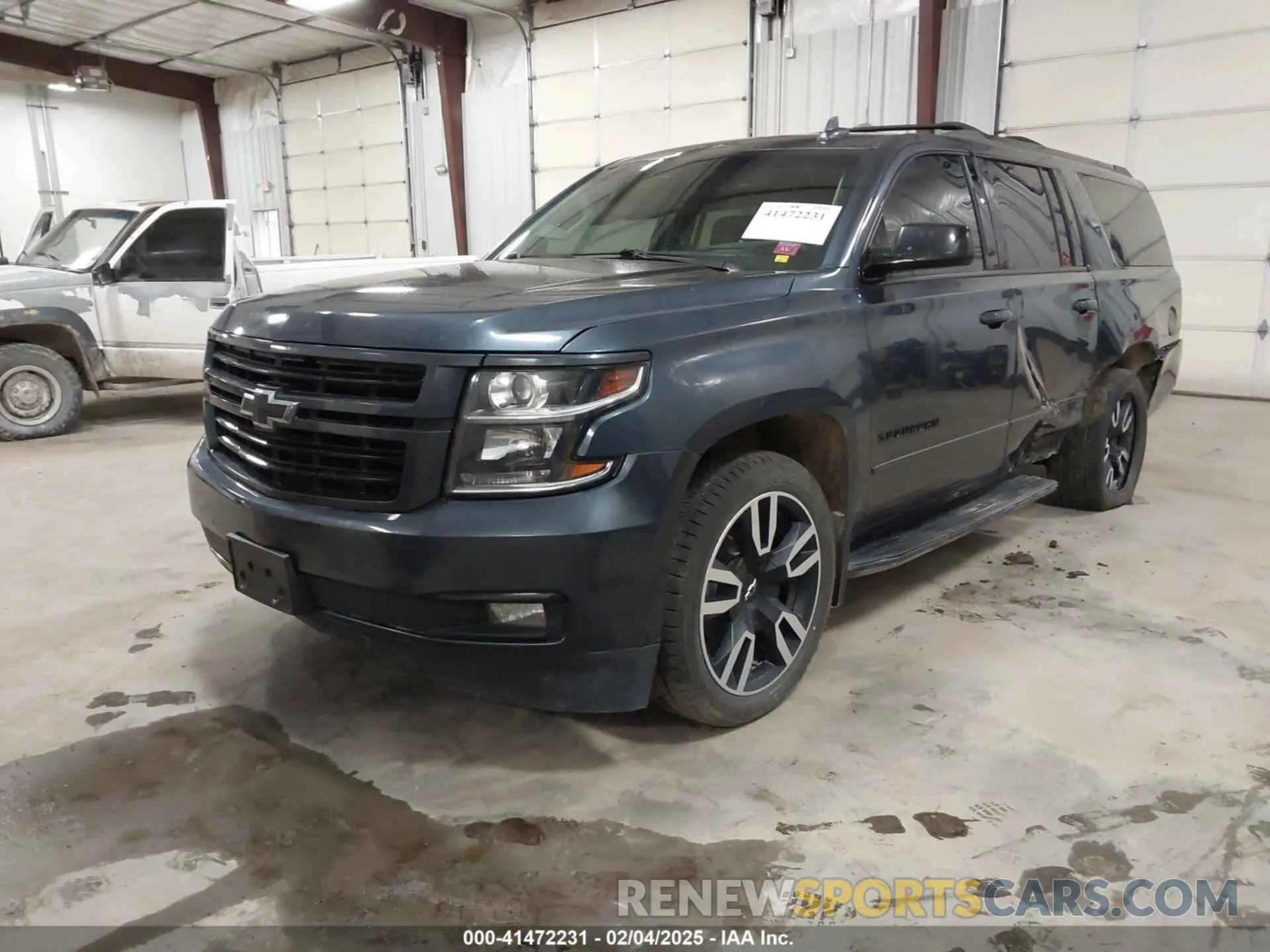 2 Photograph of a damaged car 1GNSKJKJ8KR169252 CHEVROLET SUBURBAN 2019
