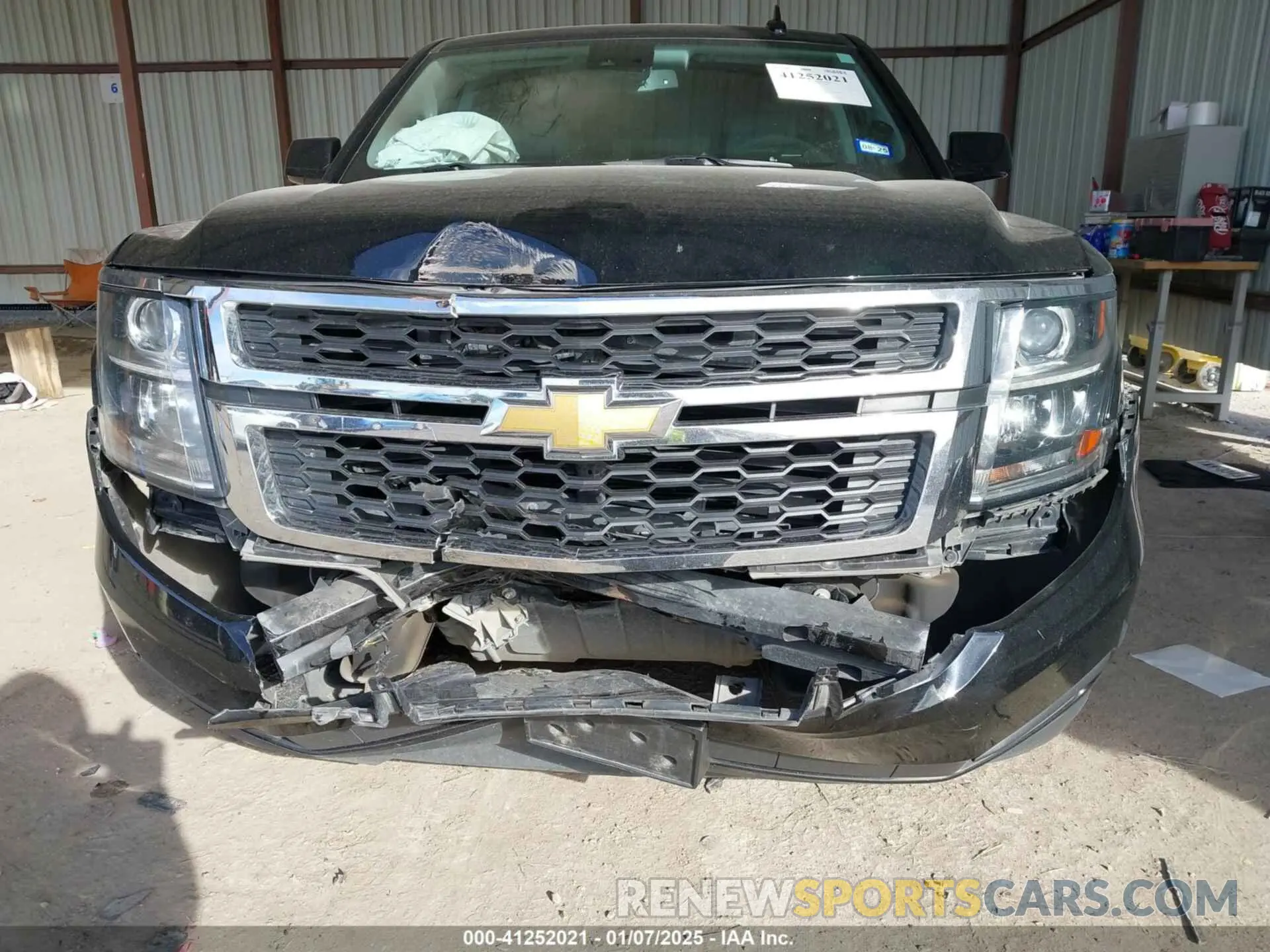 6 Photograph of a damaged car 1GNSCHKC2LR195600 CHEVROLET SUBURBAN 2020