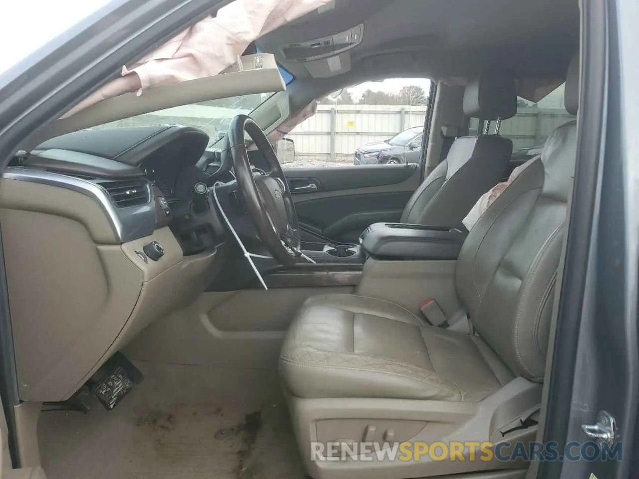 7 Photograph of a damaged car 1GNSCHKC3LR113910 CHEVROLET SUBURBAN 2020
