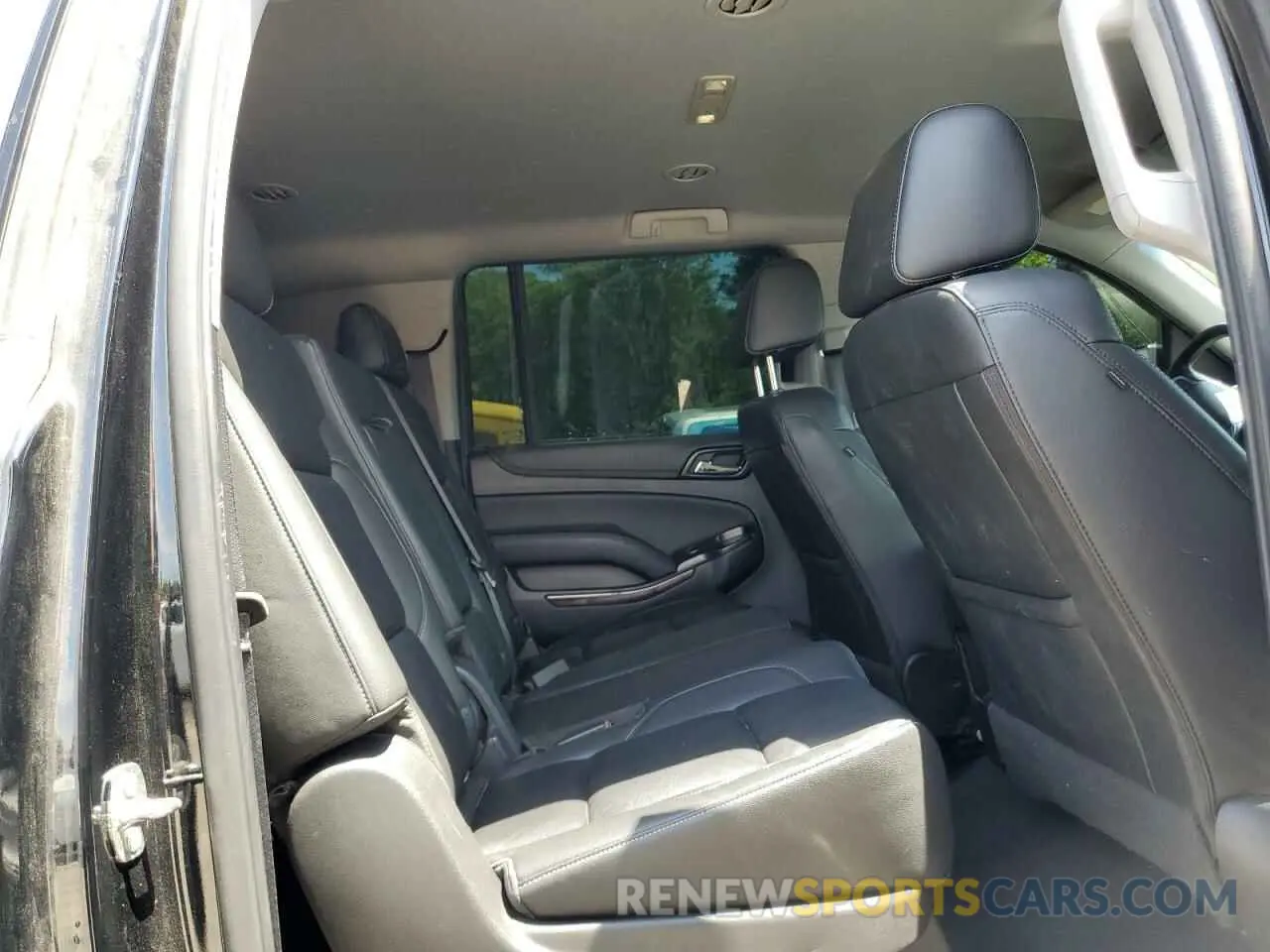 11 Photograph of a damaged car 1GNSCHKC6LR118860 CHEVROLET SUBURBAN 2020