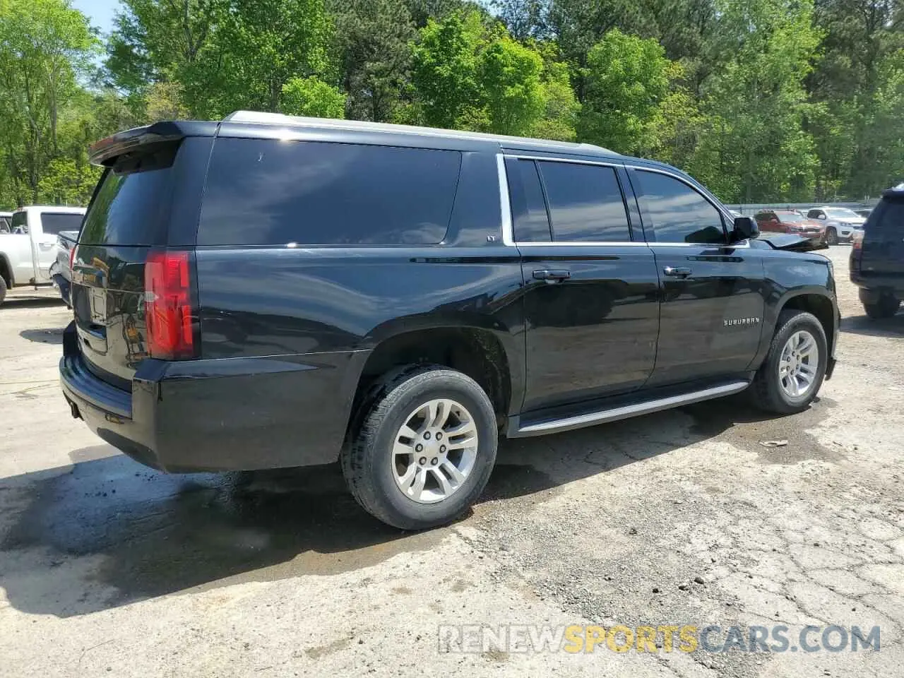 3 Photograph of a damaged car 1GNSCHKC6LR118860 CHEVROLET SUBURBAN 2020