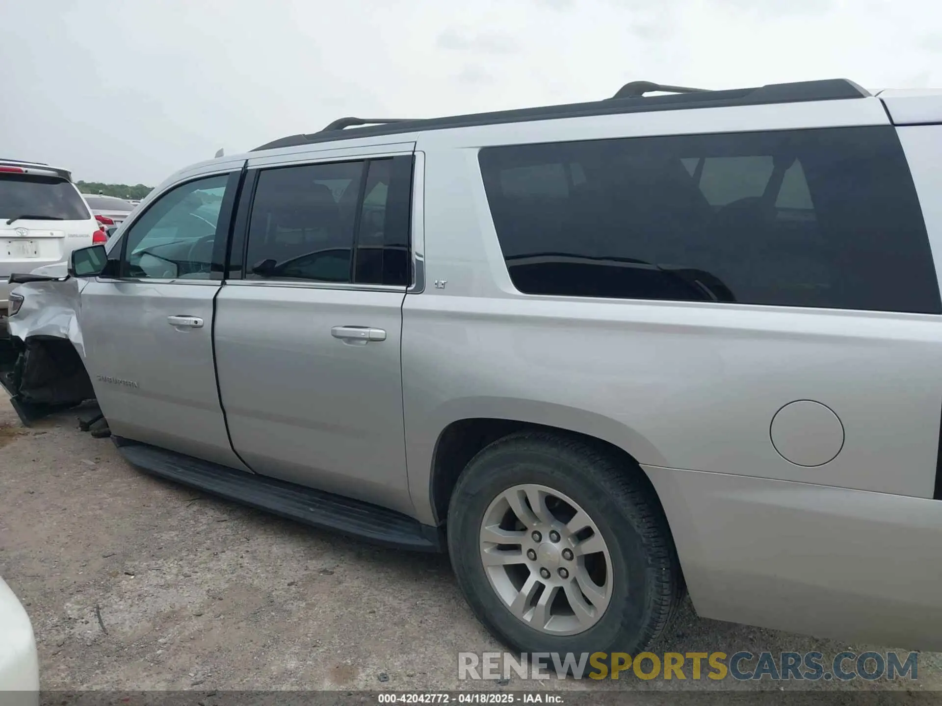 14 Фотография поврежденного автомобиля 1GNSCHKC6LR265468 CHEVROLET SUBURBAN 2020