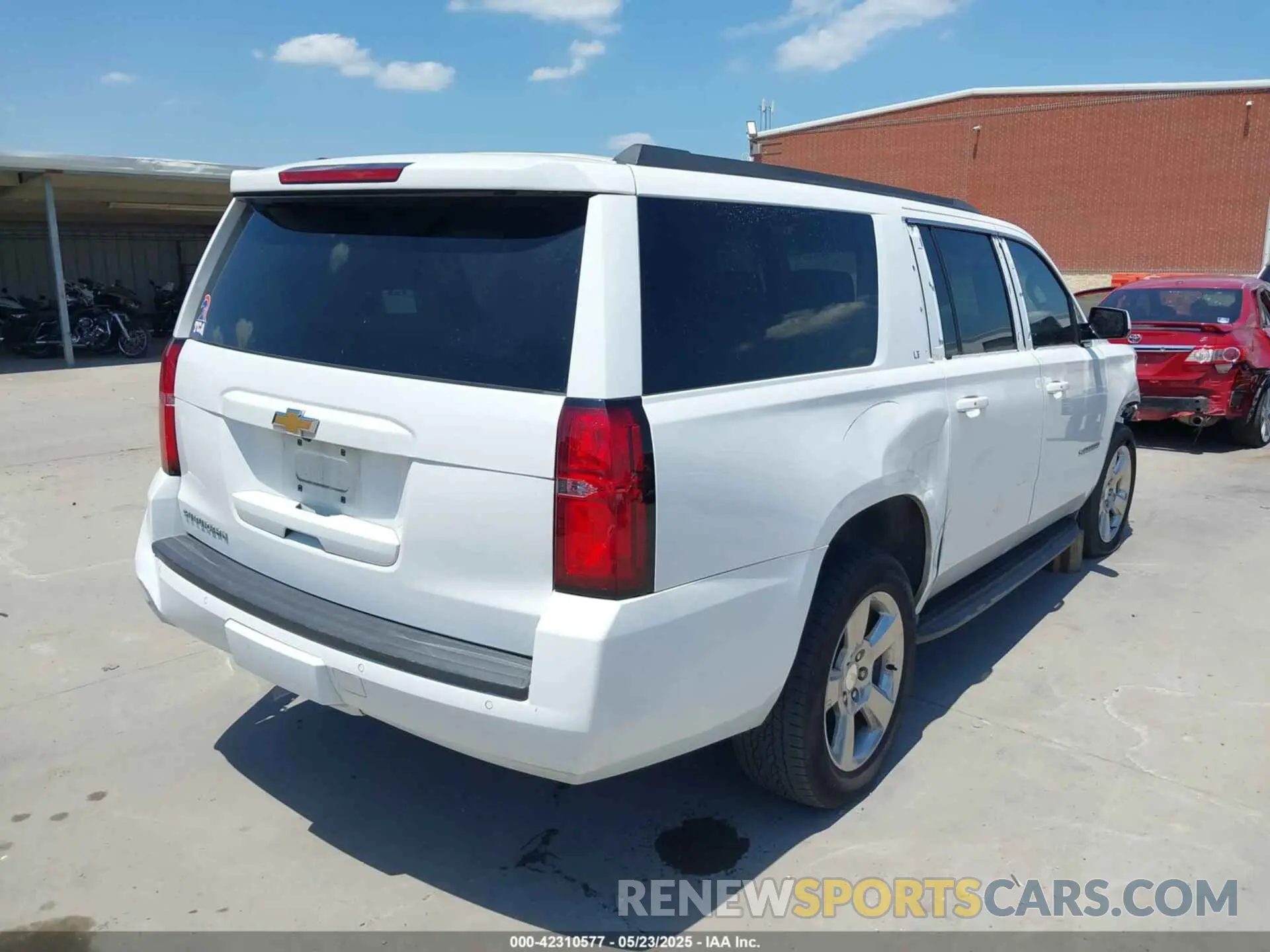 4 Фотография поврежденного автомобиля 1GNSCHKC6LR287101 CHEVROLET SUBURBAN 2020