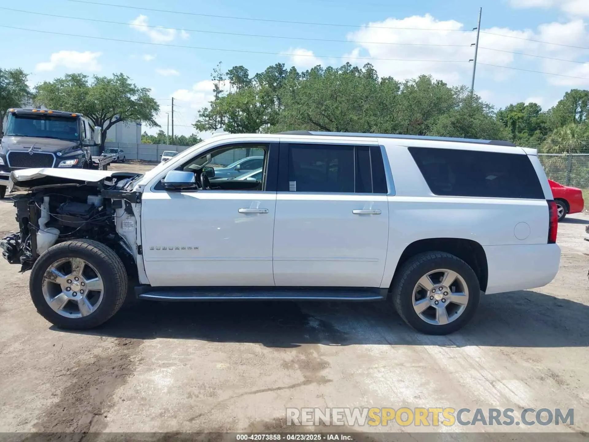 14 Фотография поврежденного автомобиля 1GNSCJKC9LR125292 CHEVROLET SUBURBAN 2020