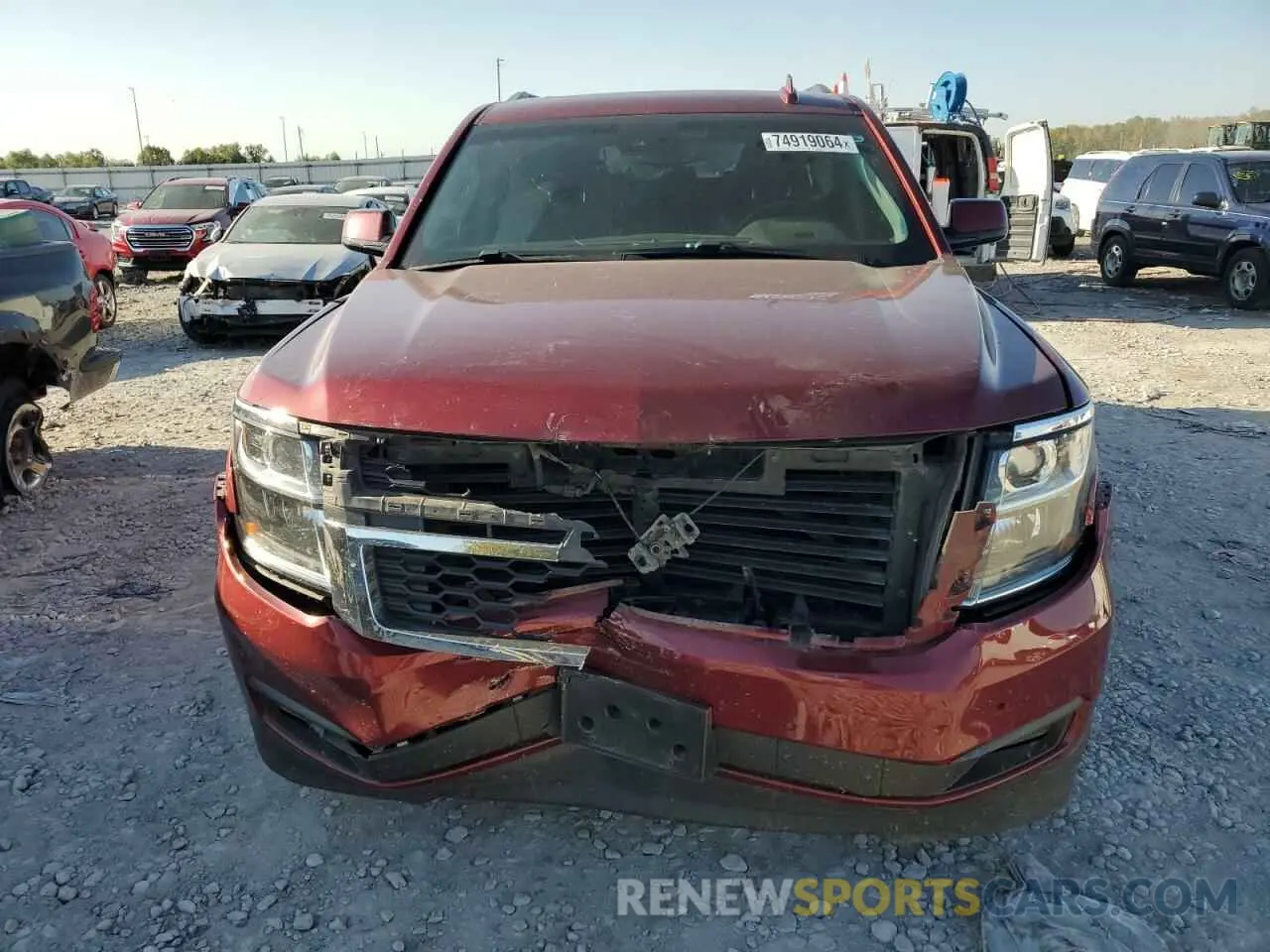 5 Photograph of a damaged car 1GNSKHKC2LR126134 CHEVROLET SUBURBAN 2020