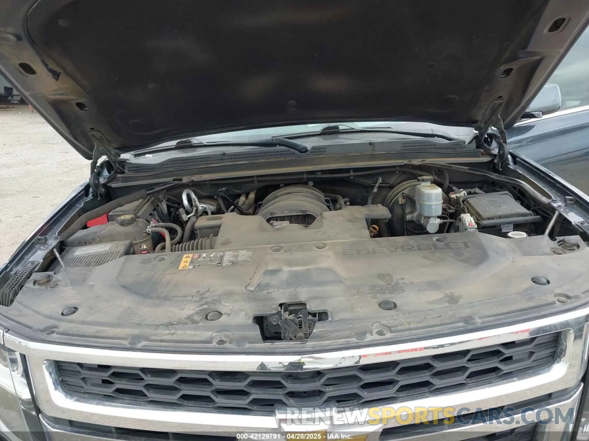 10 Photograph of a damaged car 1GNSKHKC2LR259315 CHEVROLET SUBURBAN 2020