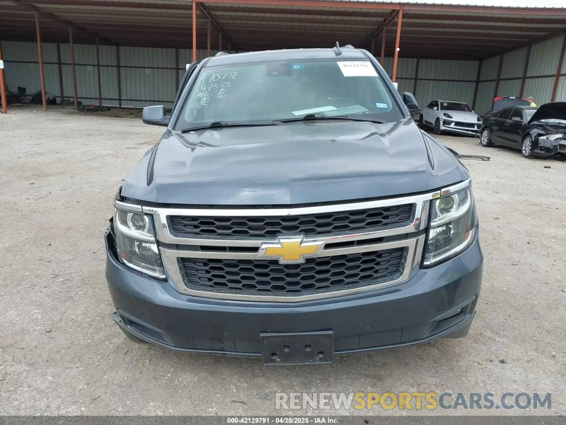 12 Photograph of a damaged car 1GNSKHKC2LR259315 CHEVROLET SUBURBAN 2020