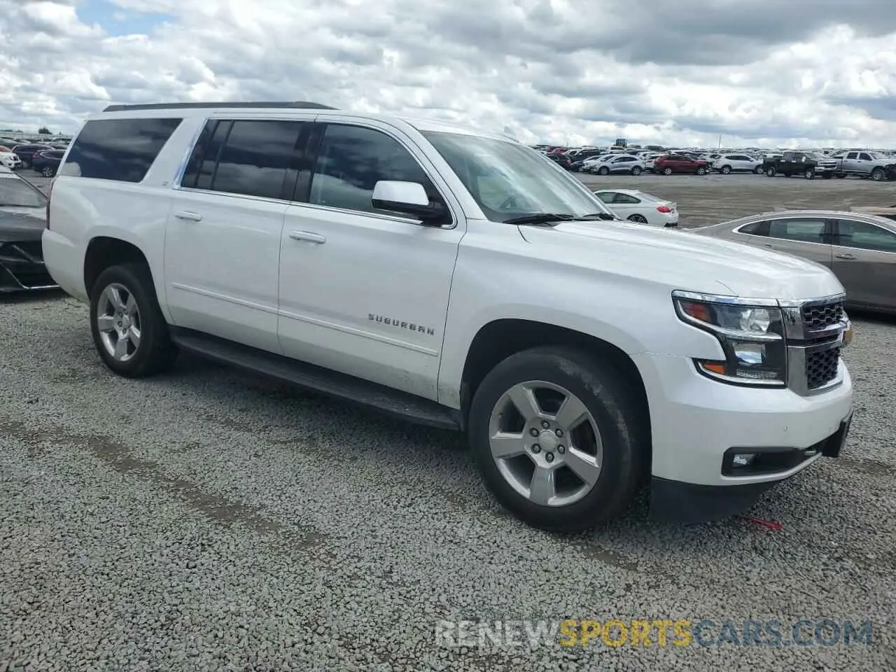 4 Photograph of a damaged car 1GNSKHKC3LR277936 CHEVROLET SUBURBAN 2020