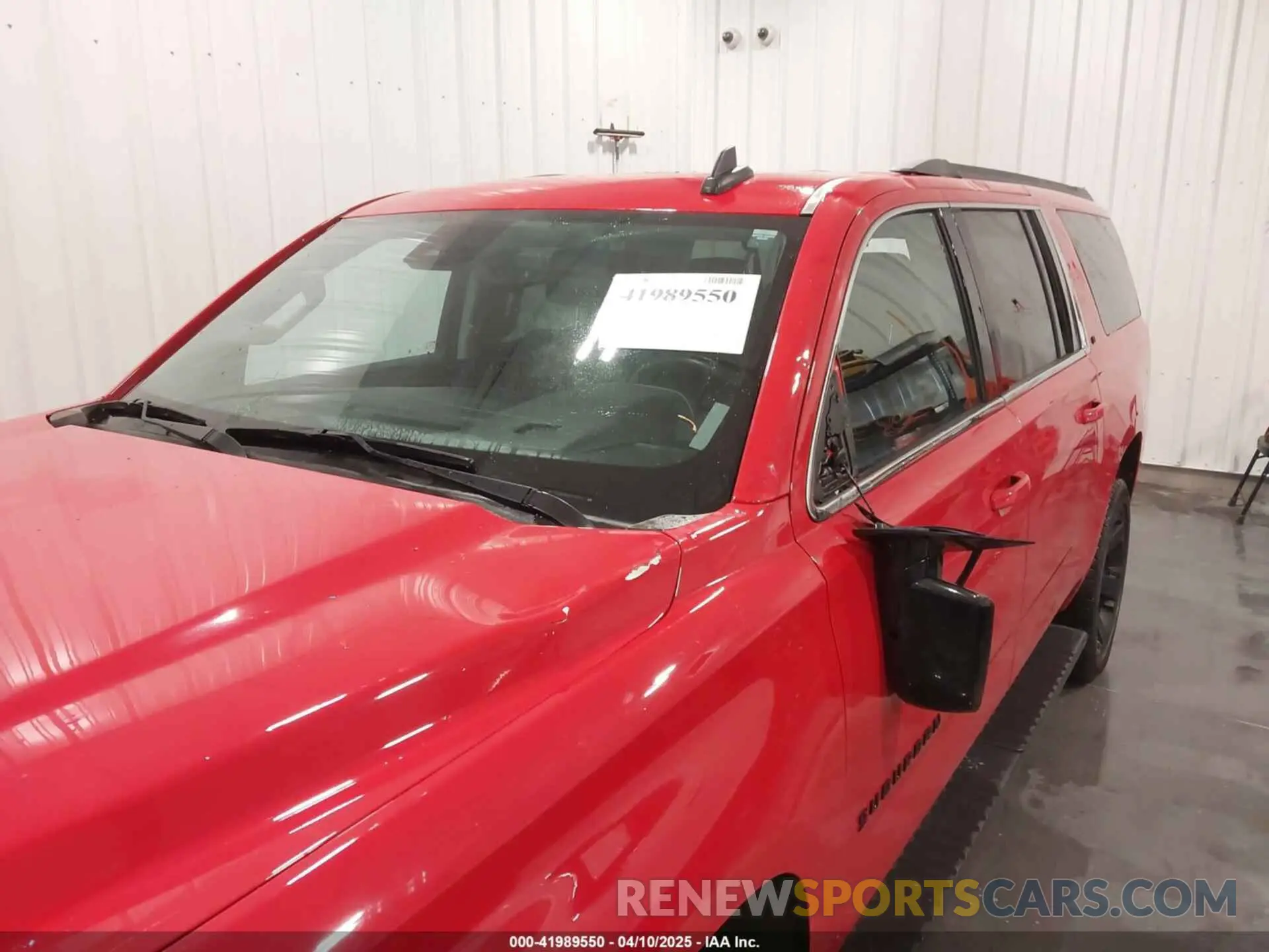 6 Photograph of a damaged car 1GNSKHKC5LR160729 CHEVROLET SUBURBAN 2020
