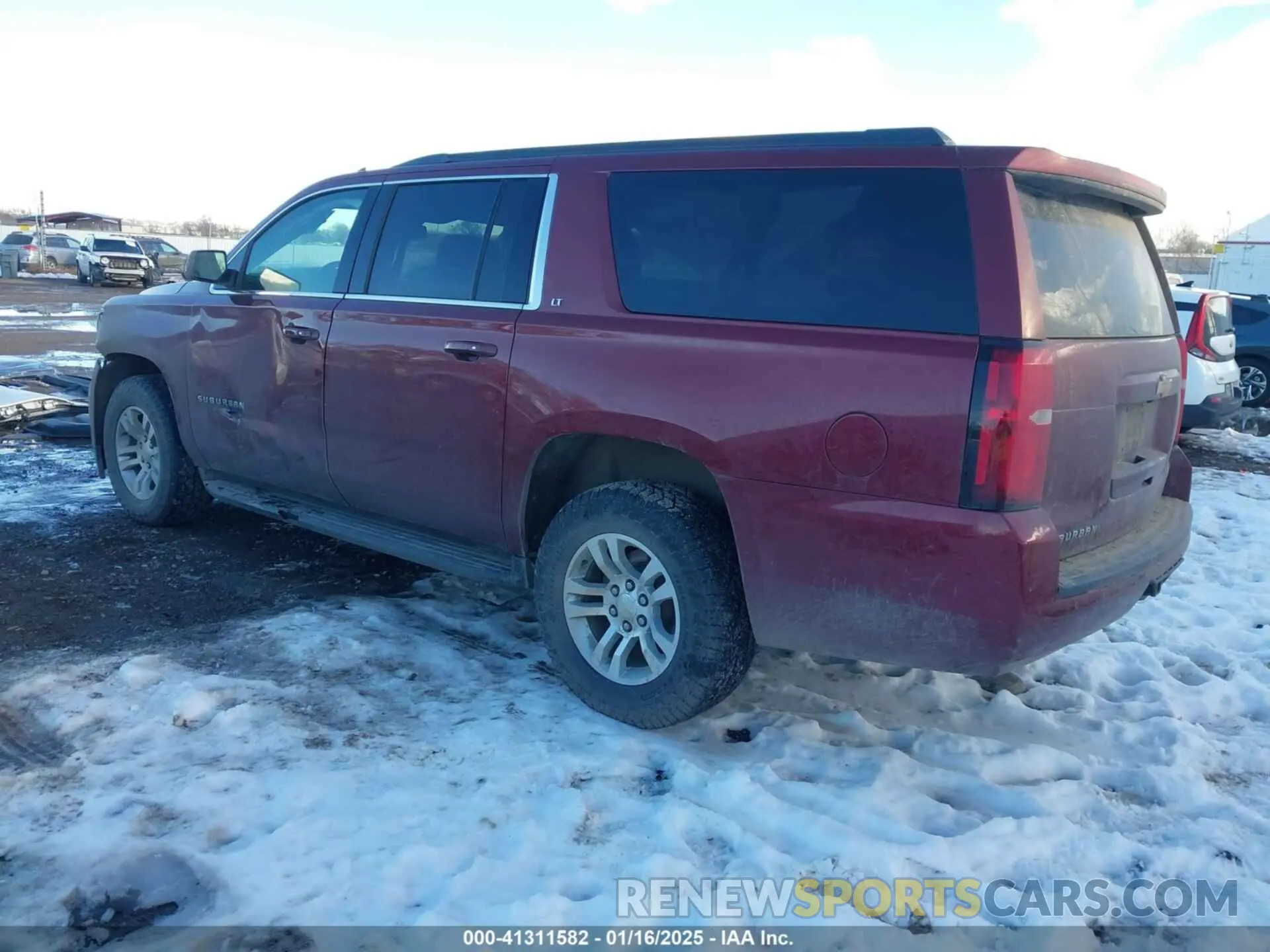 3 Фотография поврежденного автомобиля 1GNSKHKC9LR233603 CHEVROLET SUBURBAN 2020