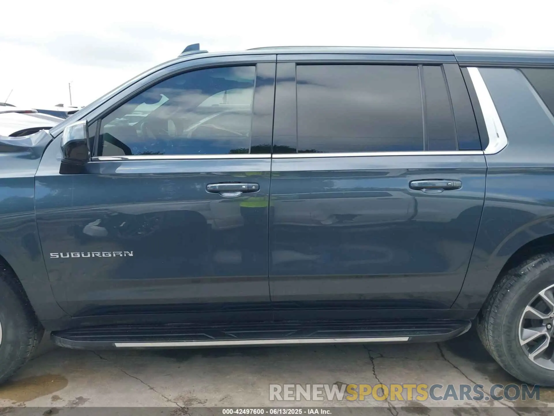 15 Photograph of a damaged car 1GNSCBKD9MR352191 CHEVROLET SUBURBAN 2021
