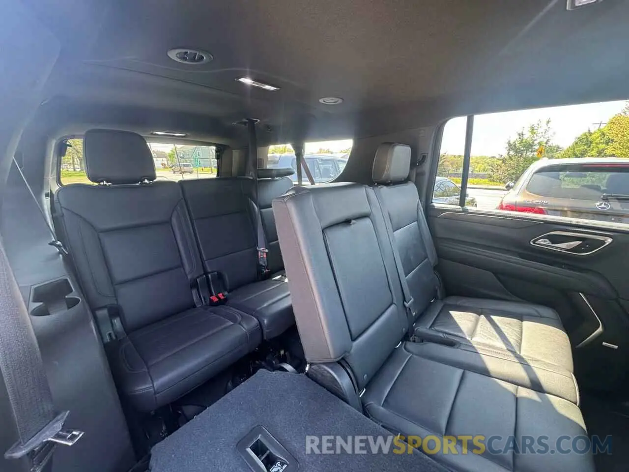 7 Фотография поврежденного автомобиля 1GNSCCKD2MR303016 CHEVROLET SUBURBAN 2021