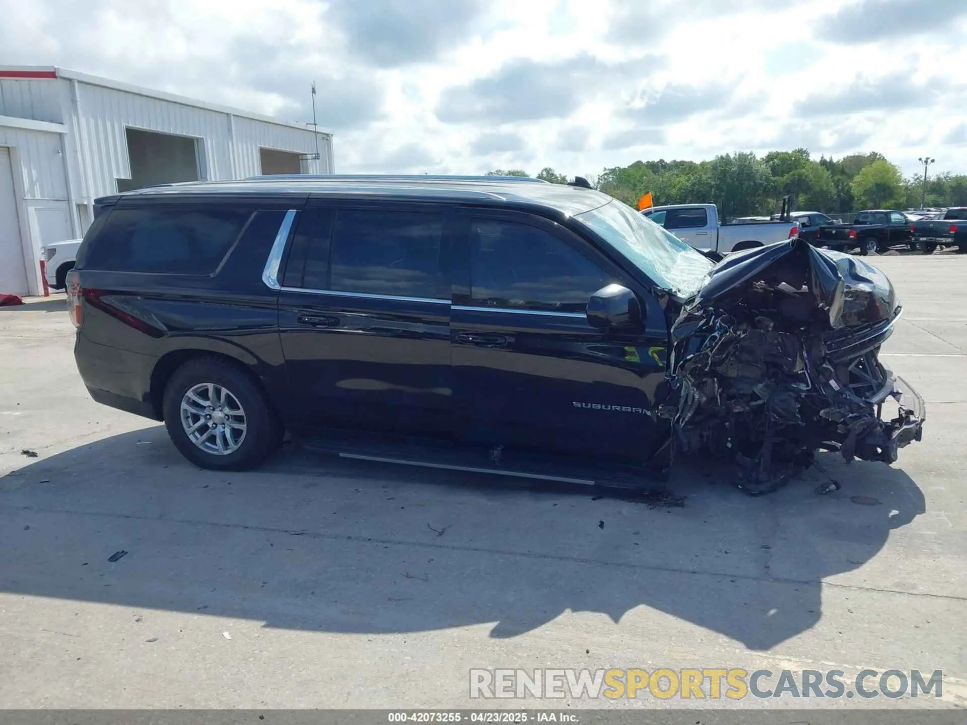 14 Photograph of a damaged car 1GNSCCKD3MR195196 CHEVROLET SUBURBAN 2021